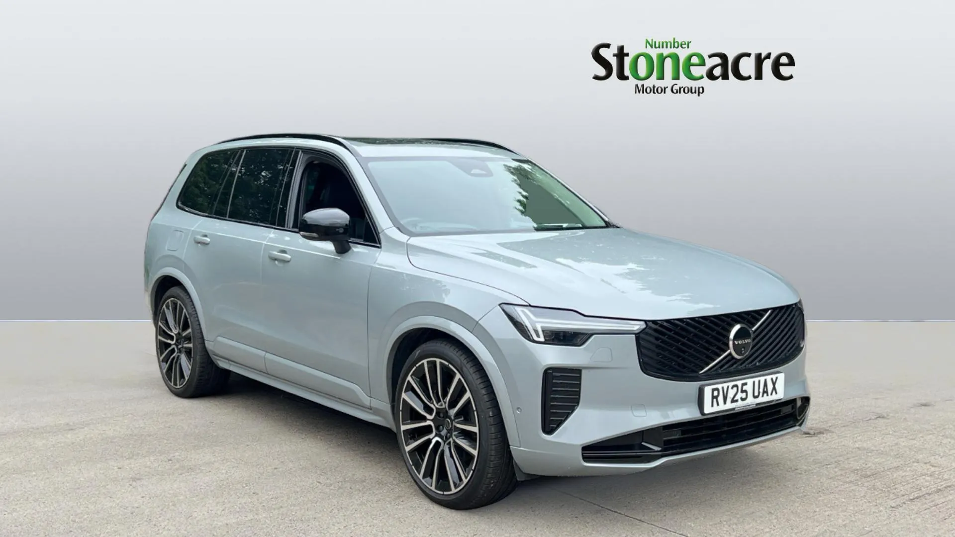 Volvo XC90 listing photo