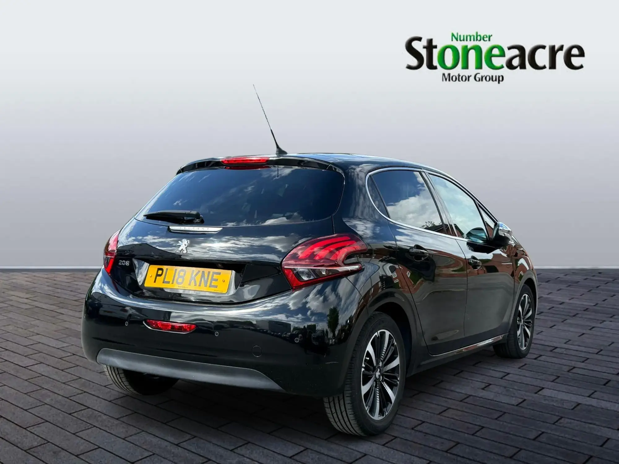 Peugeot 208 Image 3