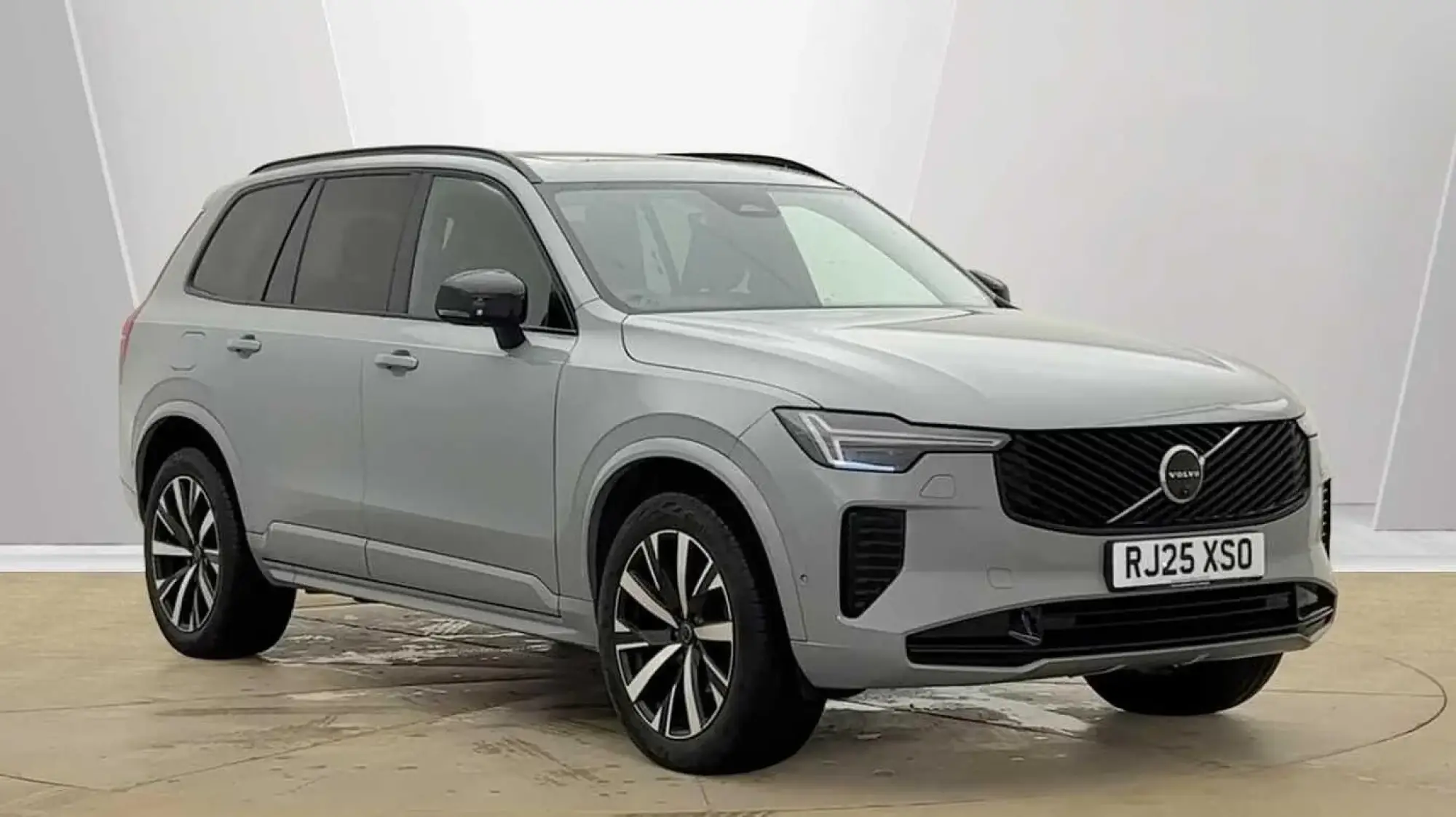 Volvo XC90 2.0 B5 MHEV Plus Auto 4WD Euro 6 (s/s) 5dr RJ25XSO Image 1