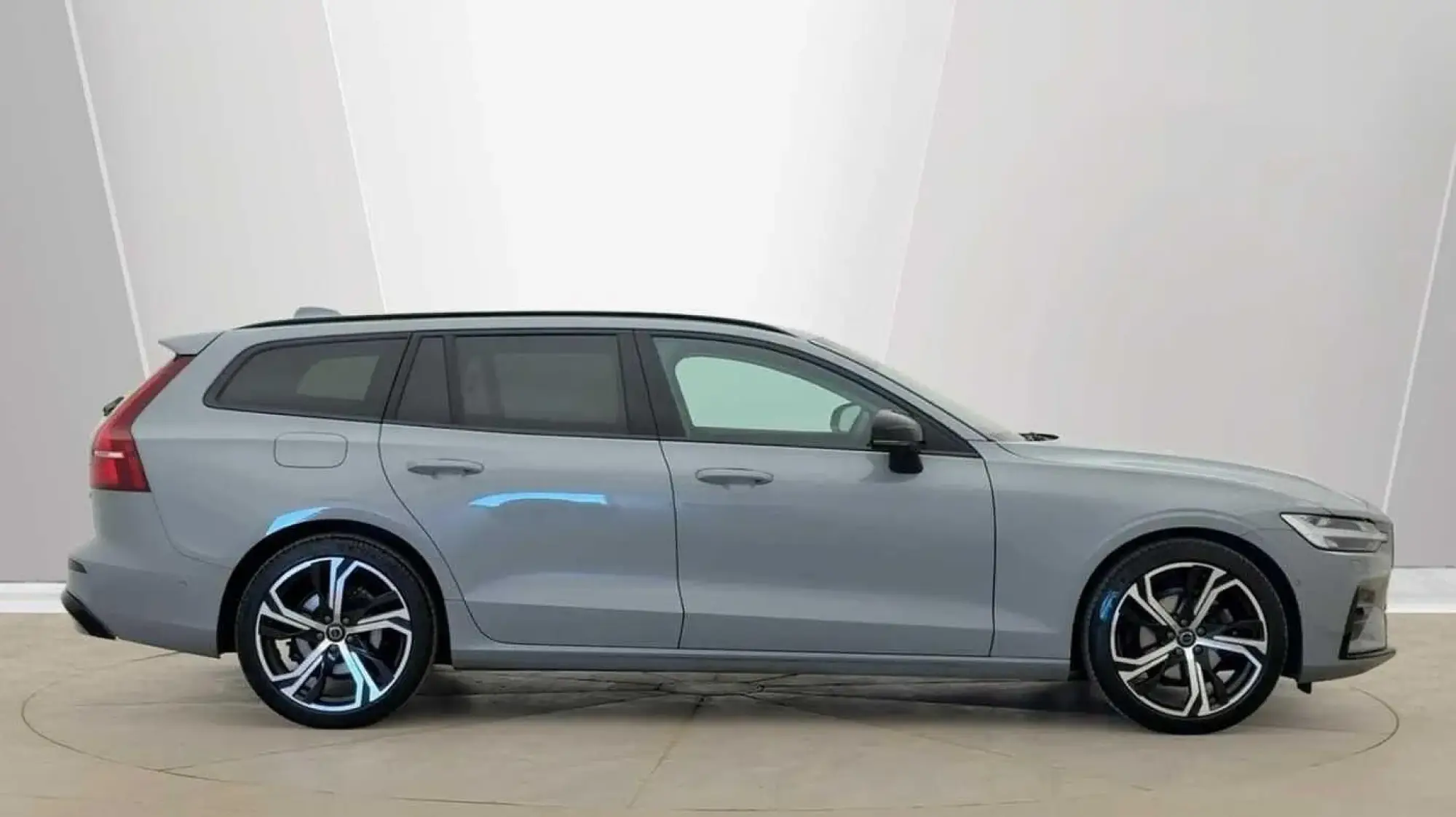 Volvo V60 Image 2