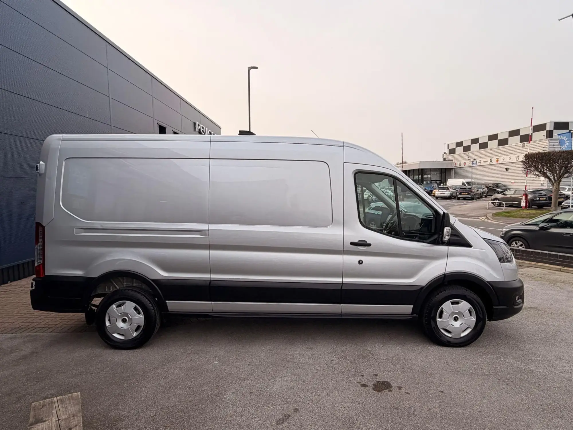 Ford Transit 2.0 350 EcoBlue Trend Auto FWD L3 H2 Euro 6 (s/s) 5dr DN74UZR Image 2