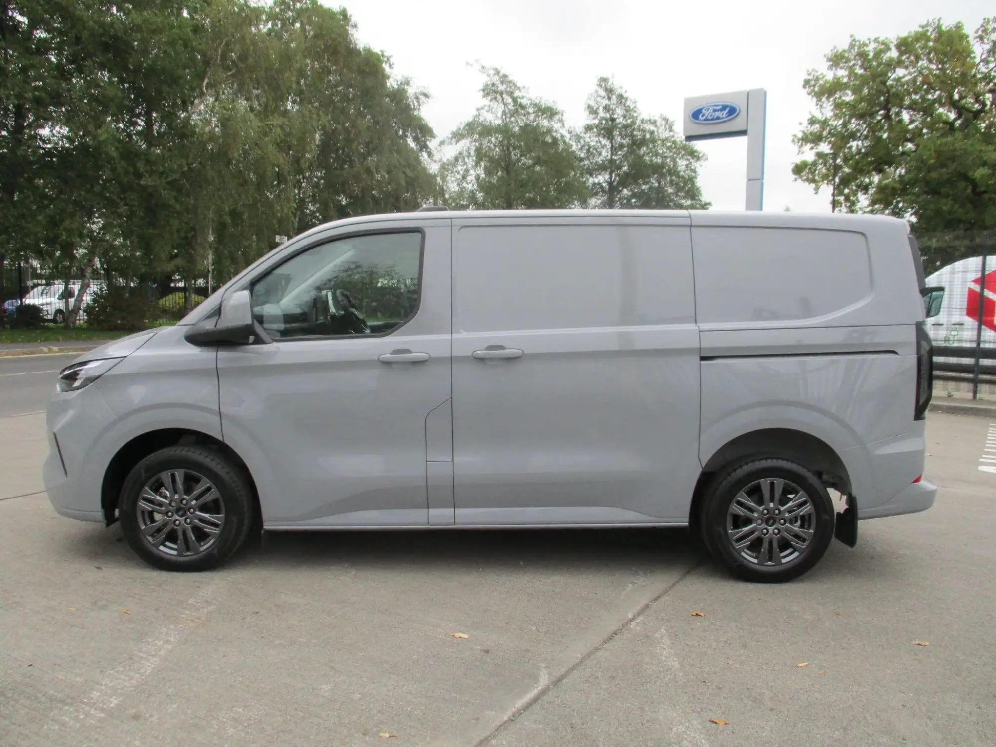 Ford Transit Custom 2.0 280 EcoBlue Limited L1 H1 Euro 6 (s/s) 5dr Image 2