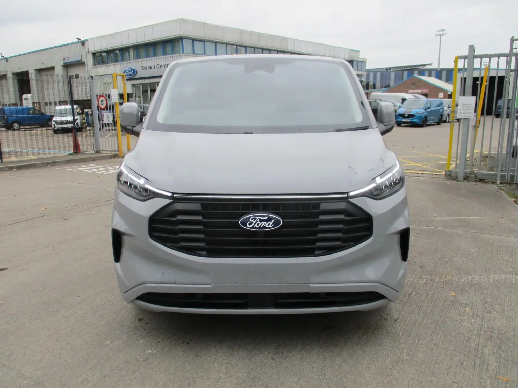 Ford Transit Custom 2.0 280 EcoBlue Limited L1 H1 Euro 6 (s/s) 5dr Image 3