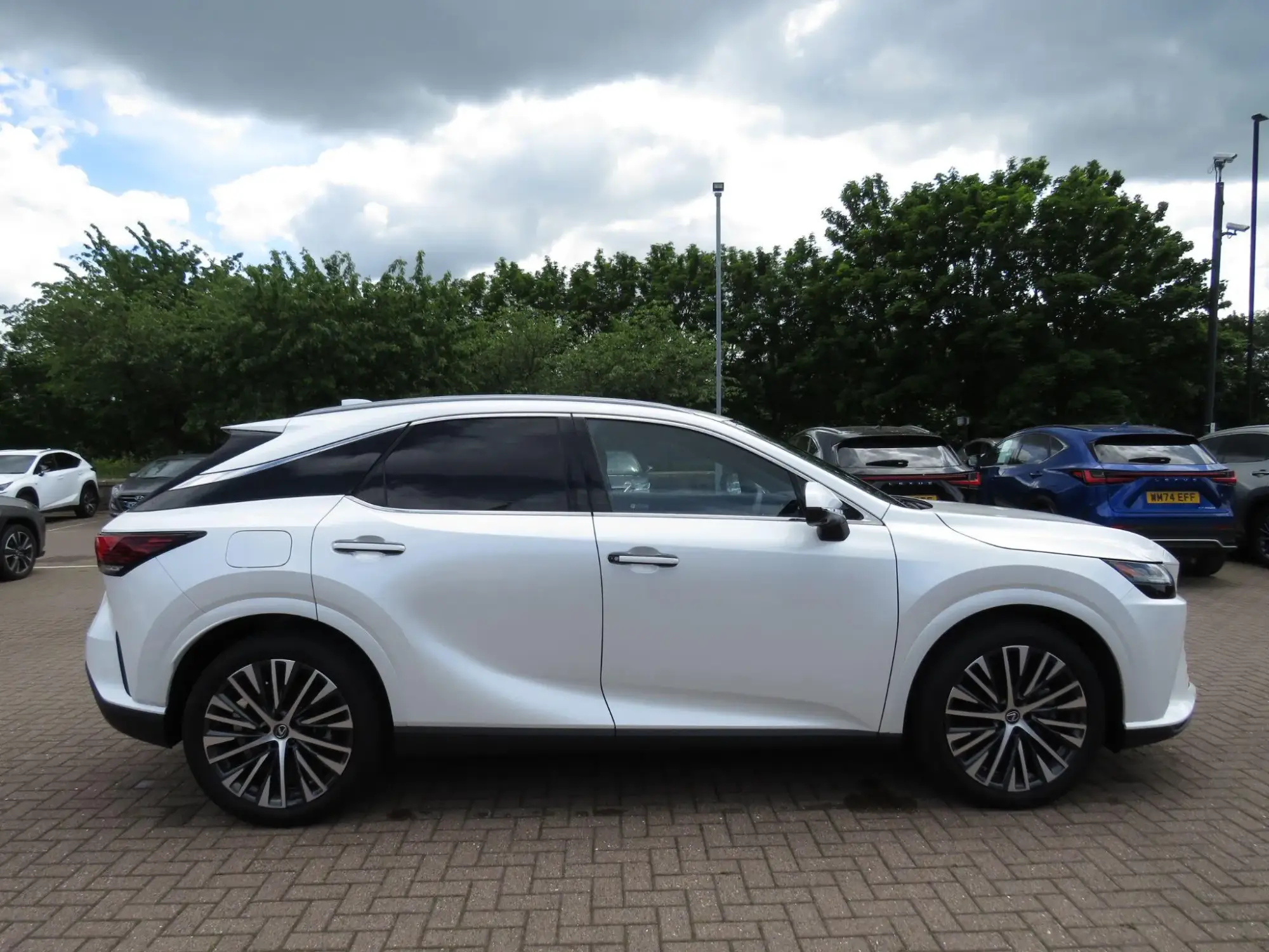 Lexus RX Plug-In Hybrid 450h+ 2.5 5dr E-CVT [Premium Plus Pack] GU74OWX Image 2