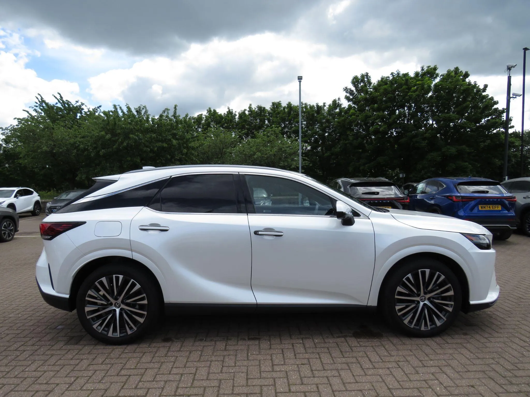 Lexus RX Plug-In Hybrid listing photo