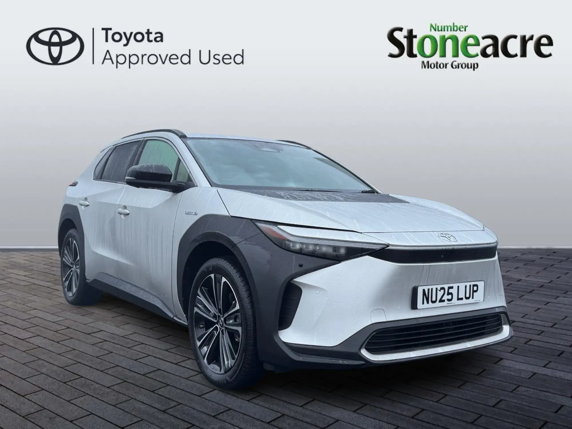 Toyota bZ4X 71.4 kWh Vision Auto 5dr (11kW OBC) NU25LUP Image 1