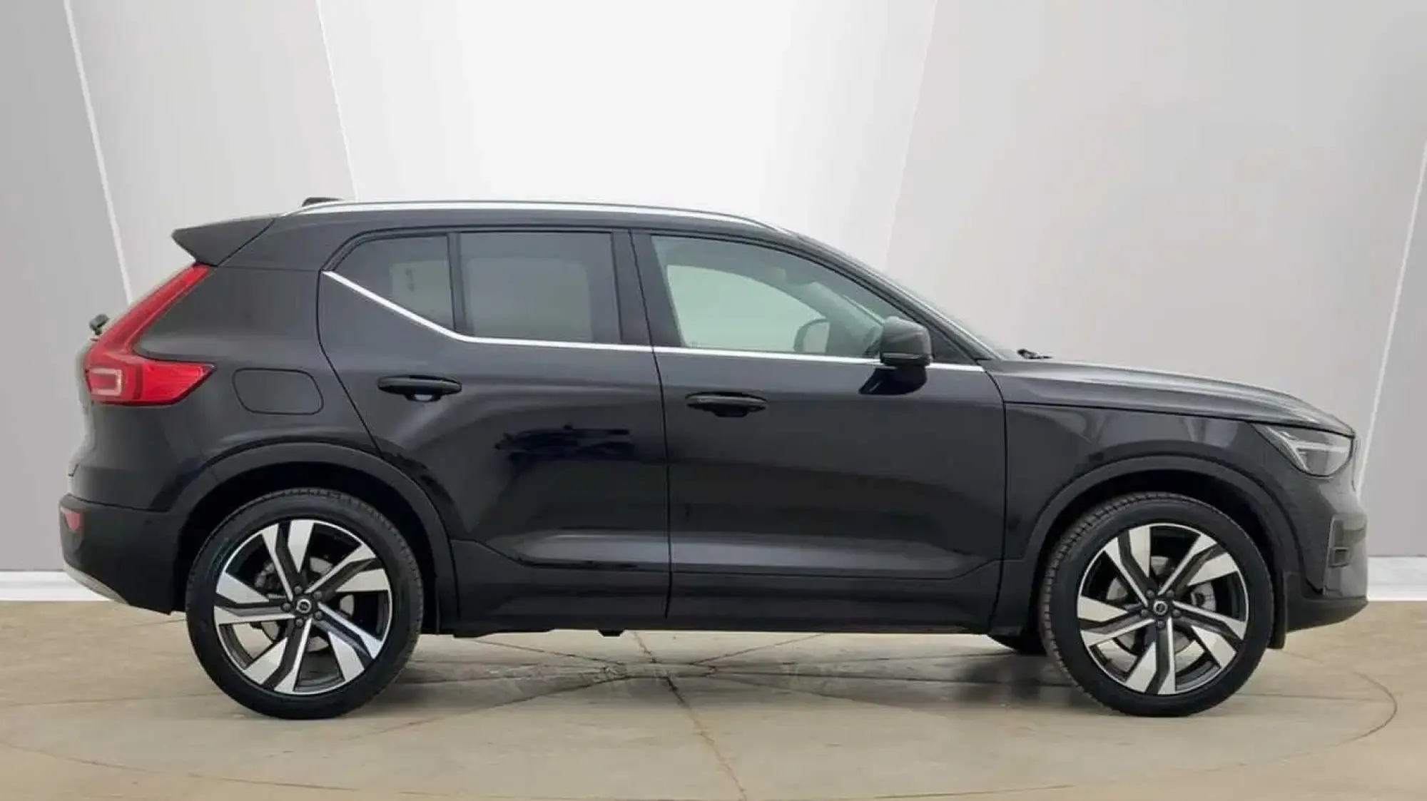 Volvo XC40 Image 2