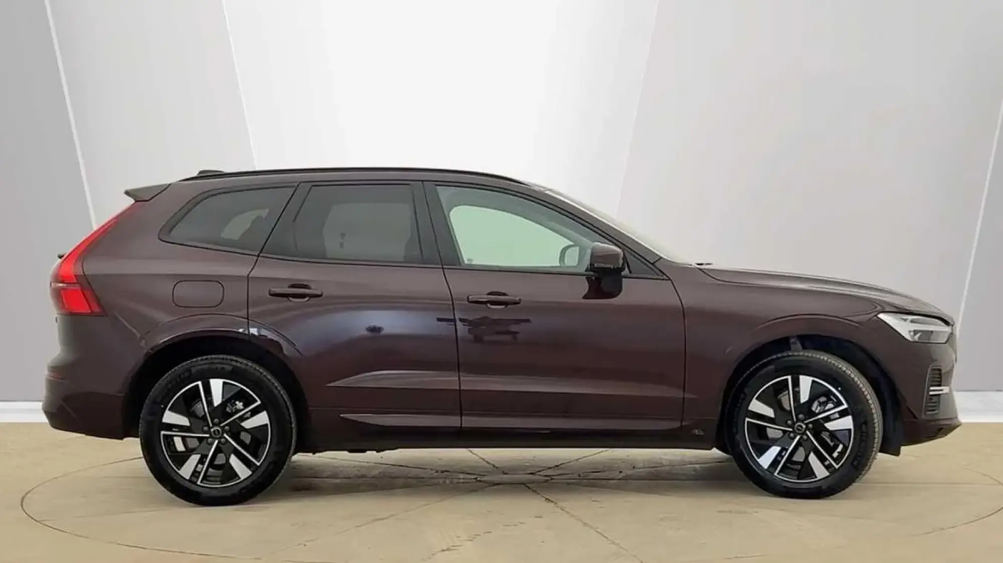 Volvo XC60 2.0 B5 MHEV Core Auto AWD Euro 6 (s/s) 5dr RF25YHJ Image 2