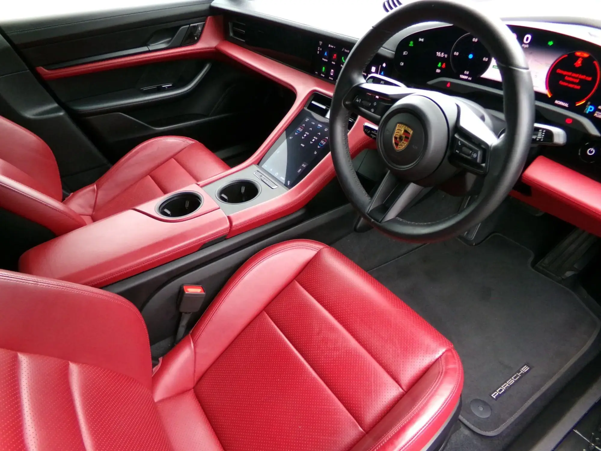 Porsche Taycan Performance Plus 93.4kWh 4S Auto 4WD 4dr PE70EZX Image 2