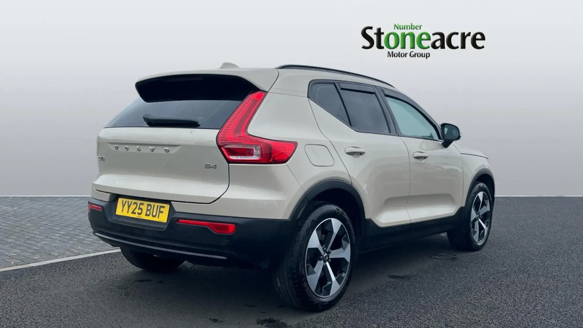 Volvo XC40 Image 2