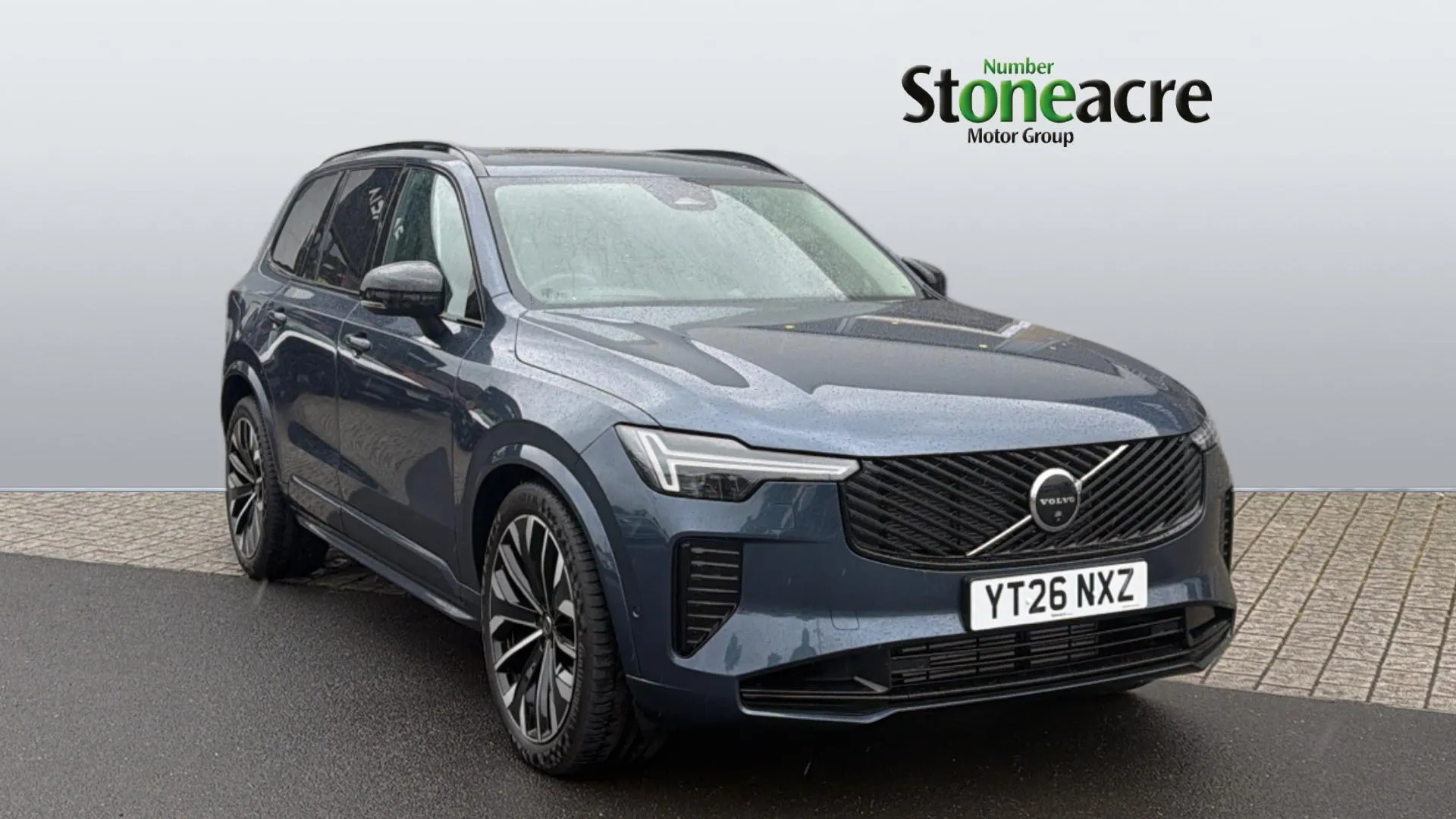 Volvo XC90 Plug-In Hybrid listing photo