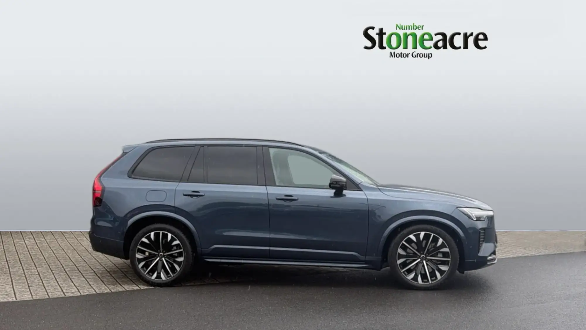 Volvo XC90 Plug-In Hybrid Image 3