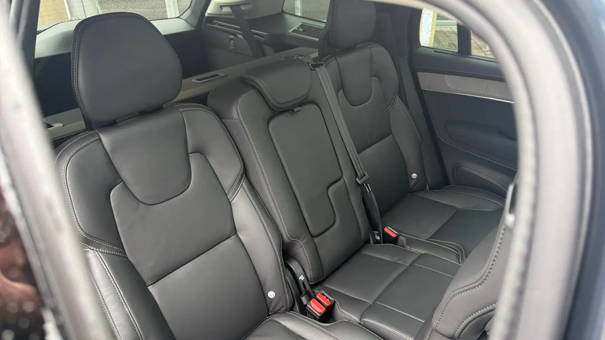 Volvo XC90 Plug-In Hybrid Image 6