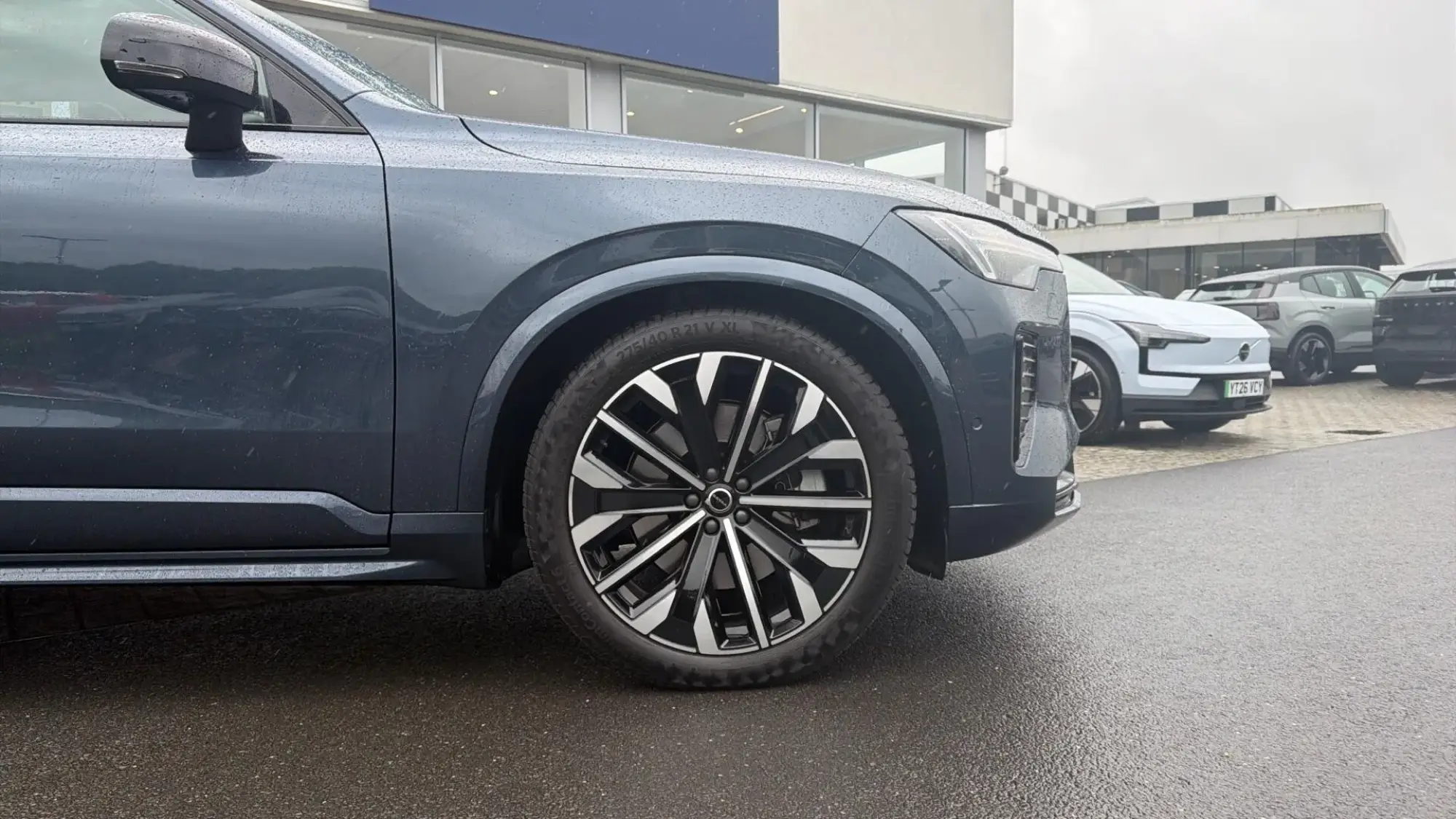 Volvo XC90 Plug-In Hybrid Image 9