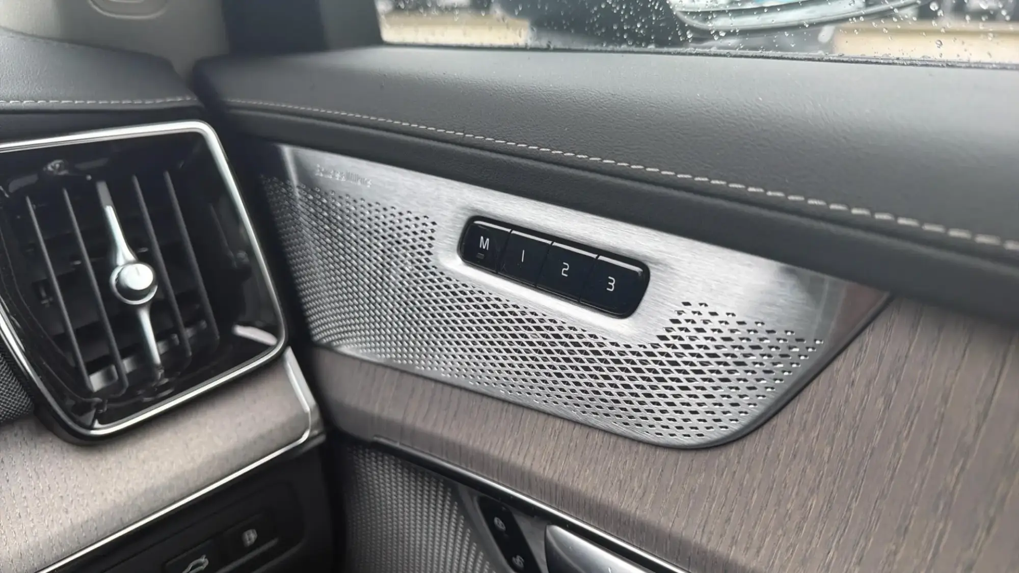 Volvo XC90 Plug-In Hybrid Image 18