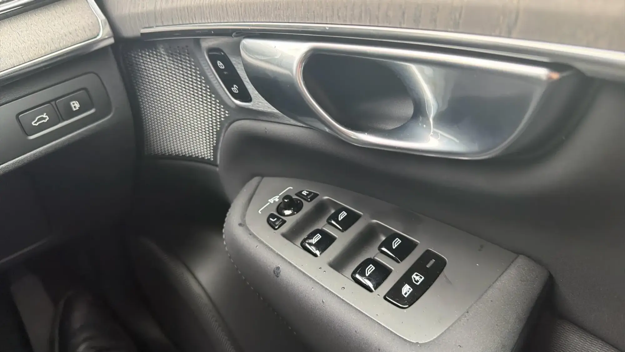 Volvo XC90 Plug-In Hybrid Image 19