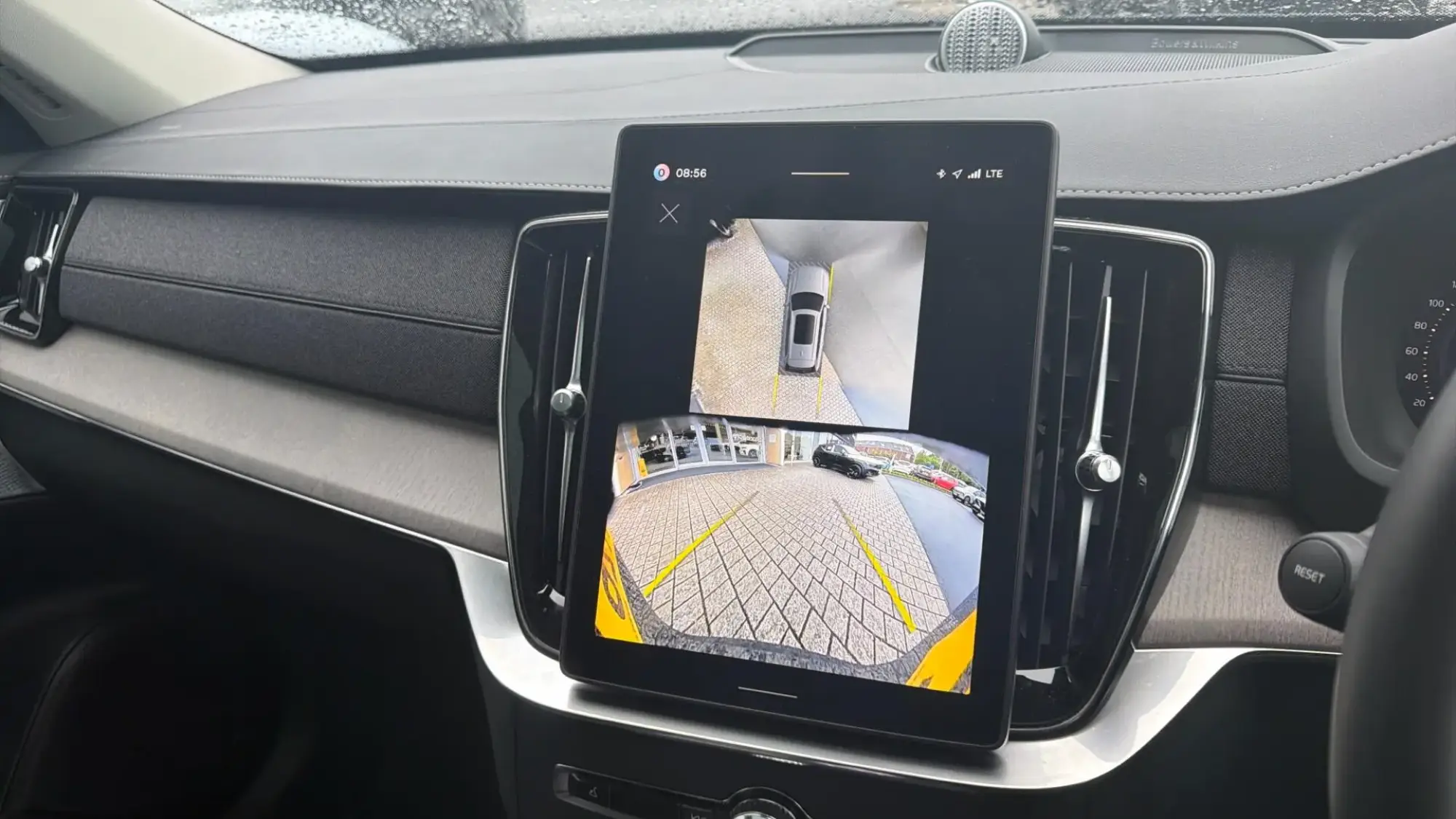 Volvo XC90 Plug-In Hybrid Image 22