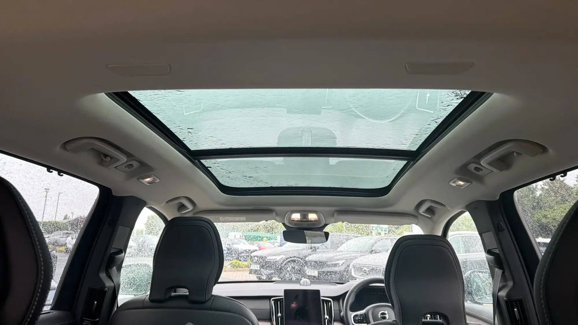 Volvo XC90 Plug-In Hybrid Image 30