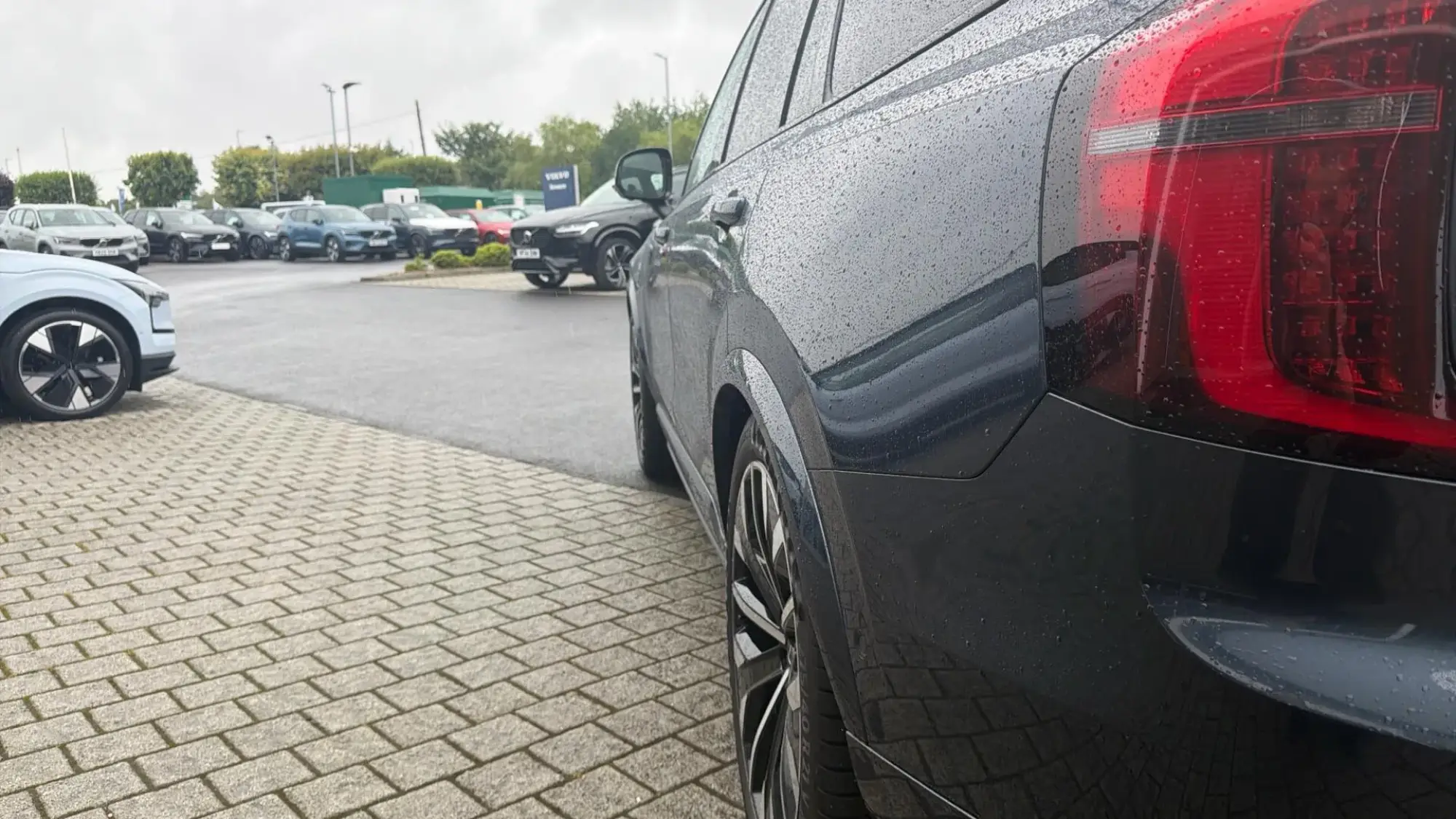 Volvo XC90 Plug-In Hybrid Image 32