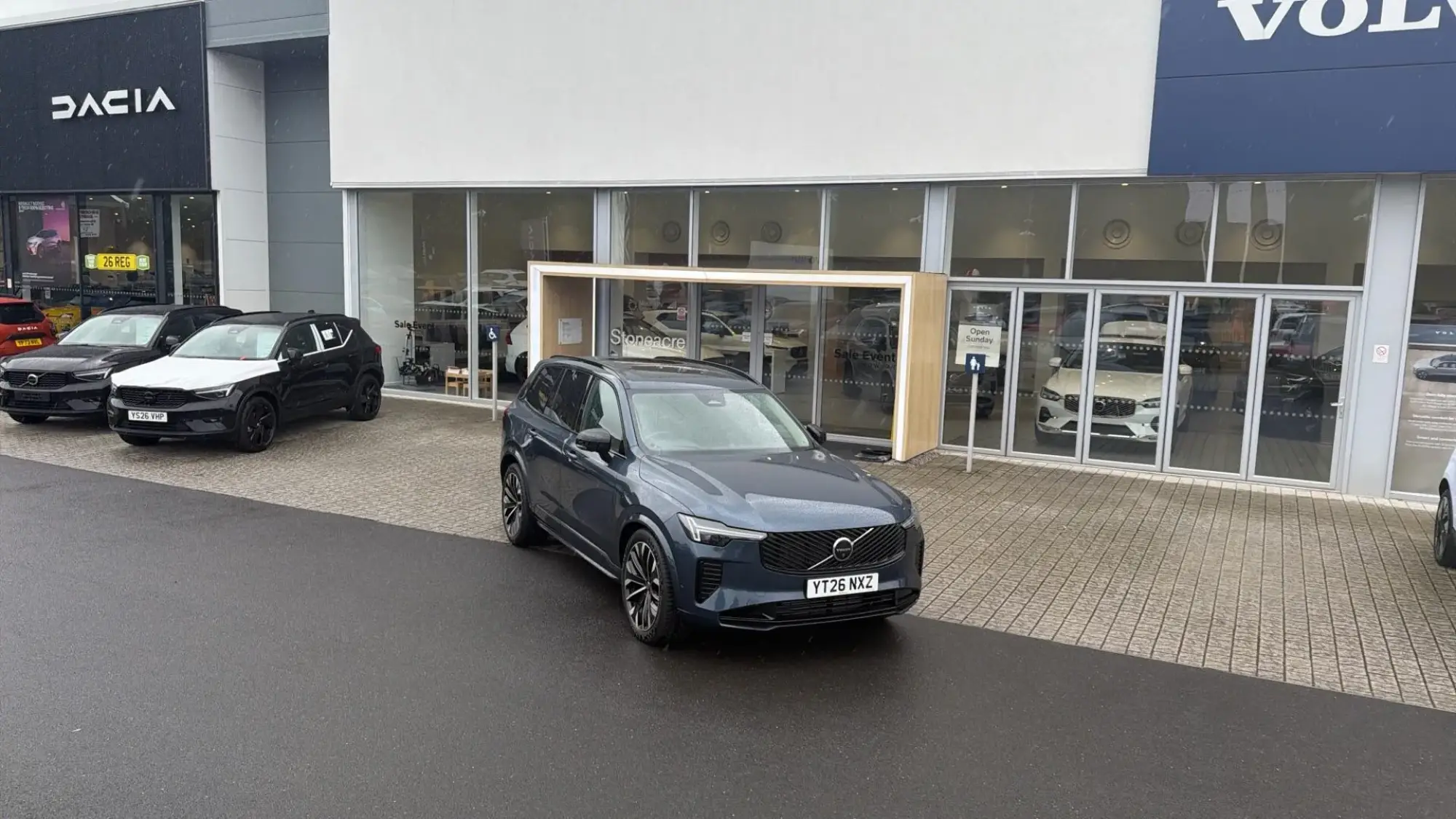 Volvo XC90 Plug-In Hybrid Image 35