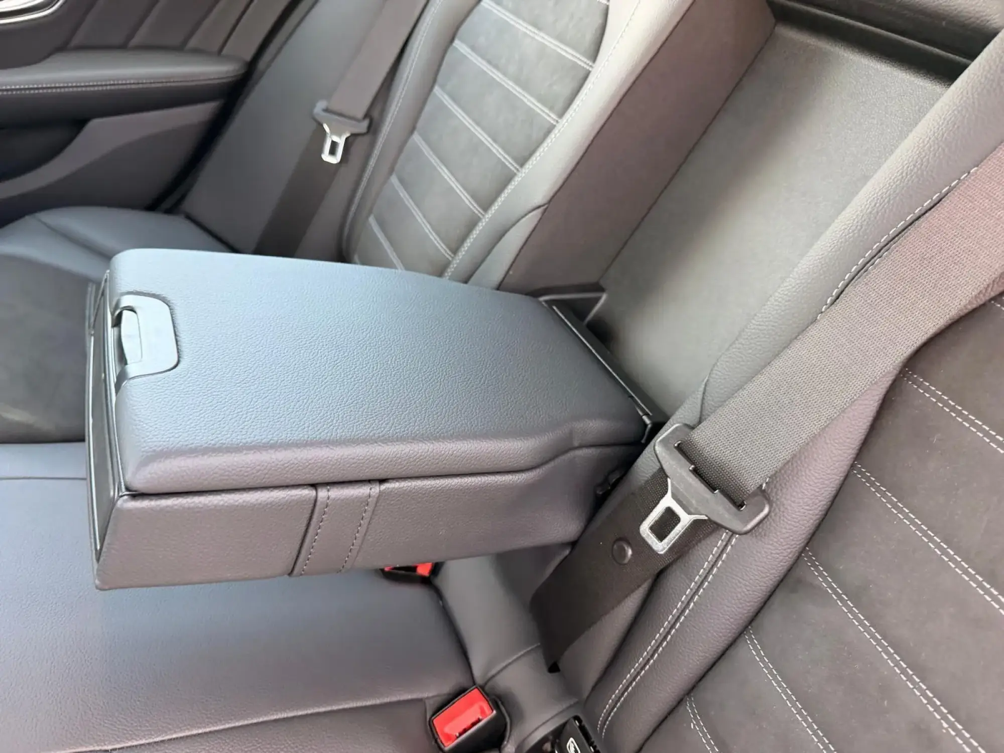 Mercedes-Benz C-Class Image 26 Mercedes-Benz C-Class Image 26