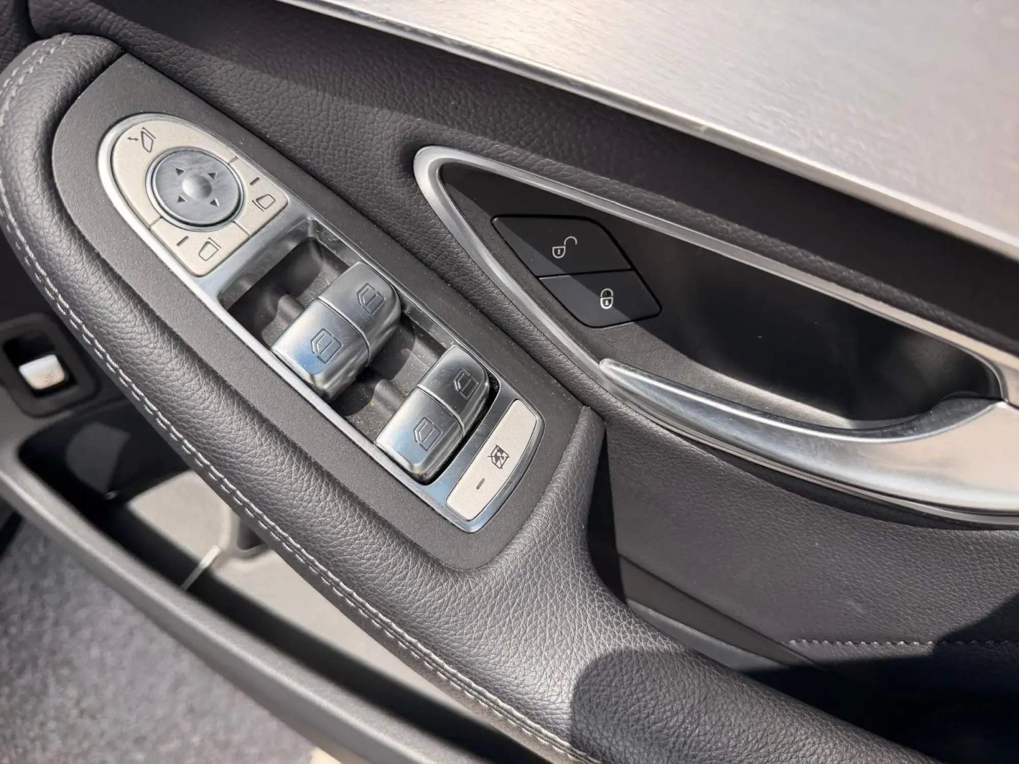 Mercedes-Benz C-Class Image 29 Mercedes-Benz C-Class Image 29