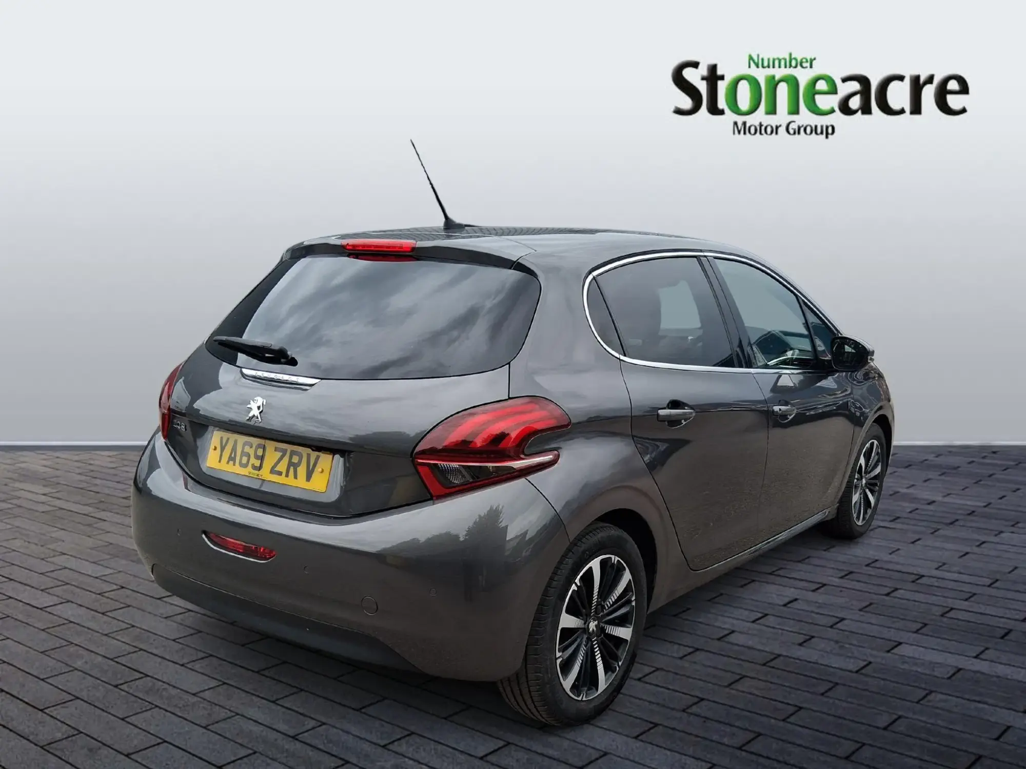 Peugeot 208 Image 3