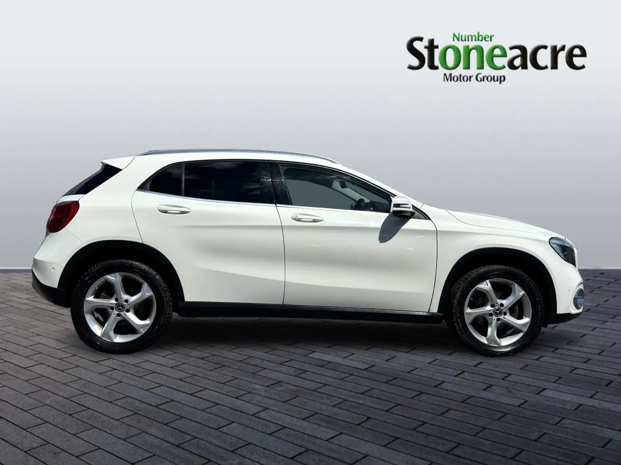 Mercedes-Benz GLA GLA 200d Sport Executive 5dr NU67CYS Image 2