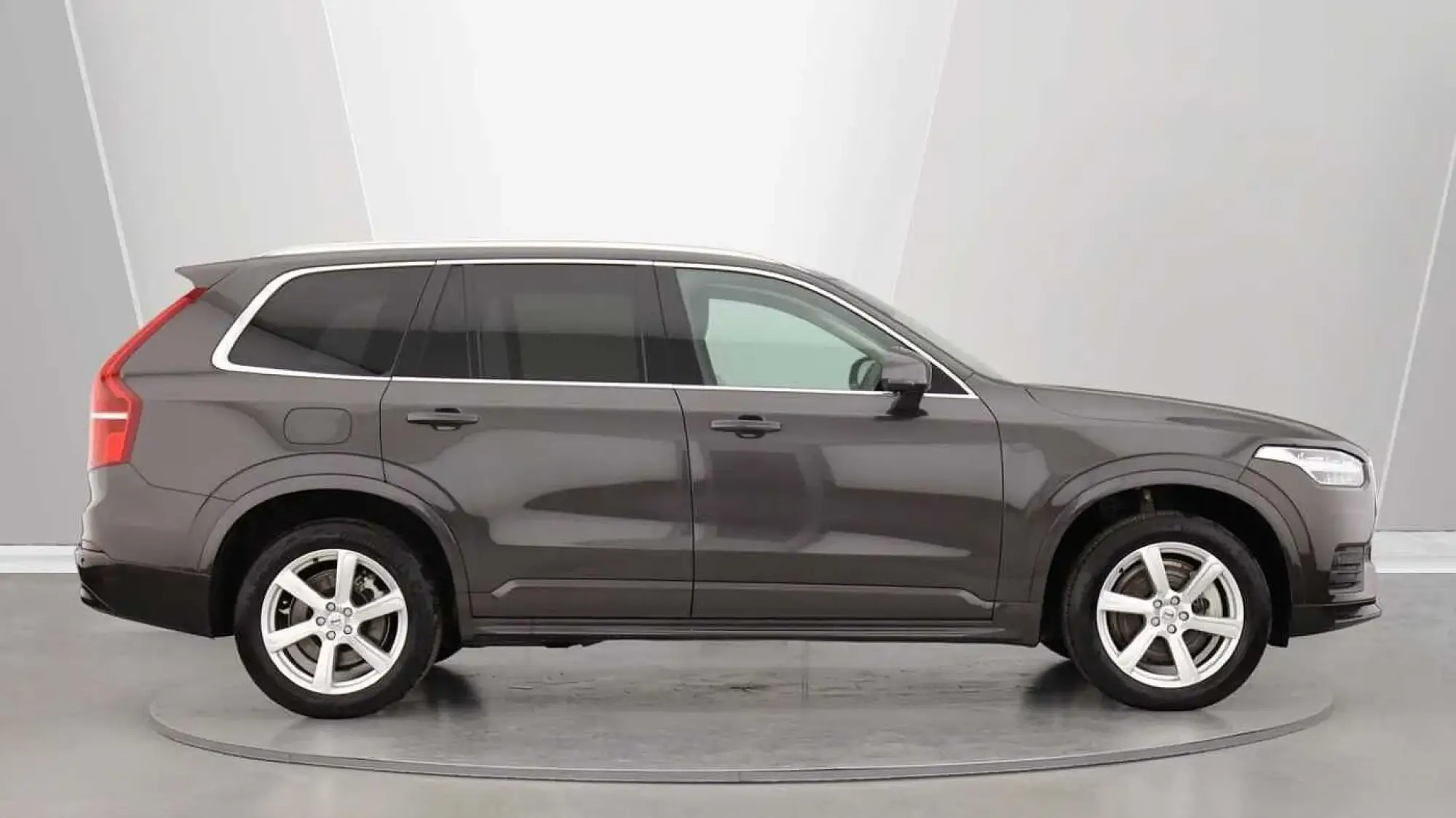 Volvo XC90 Core, B5 AWD mild hybrid, Petrol, 7 Seats RF24ZFP Image 3