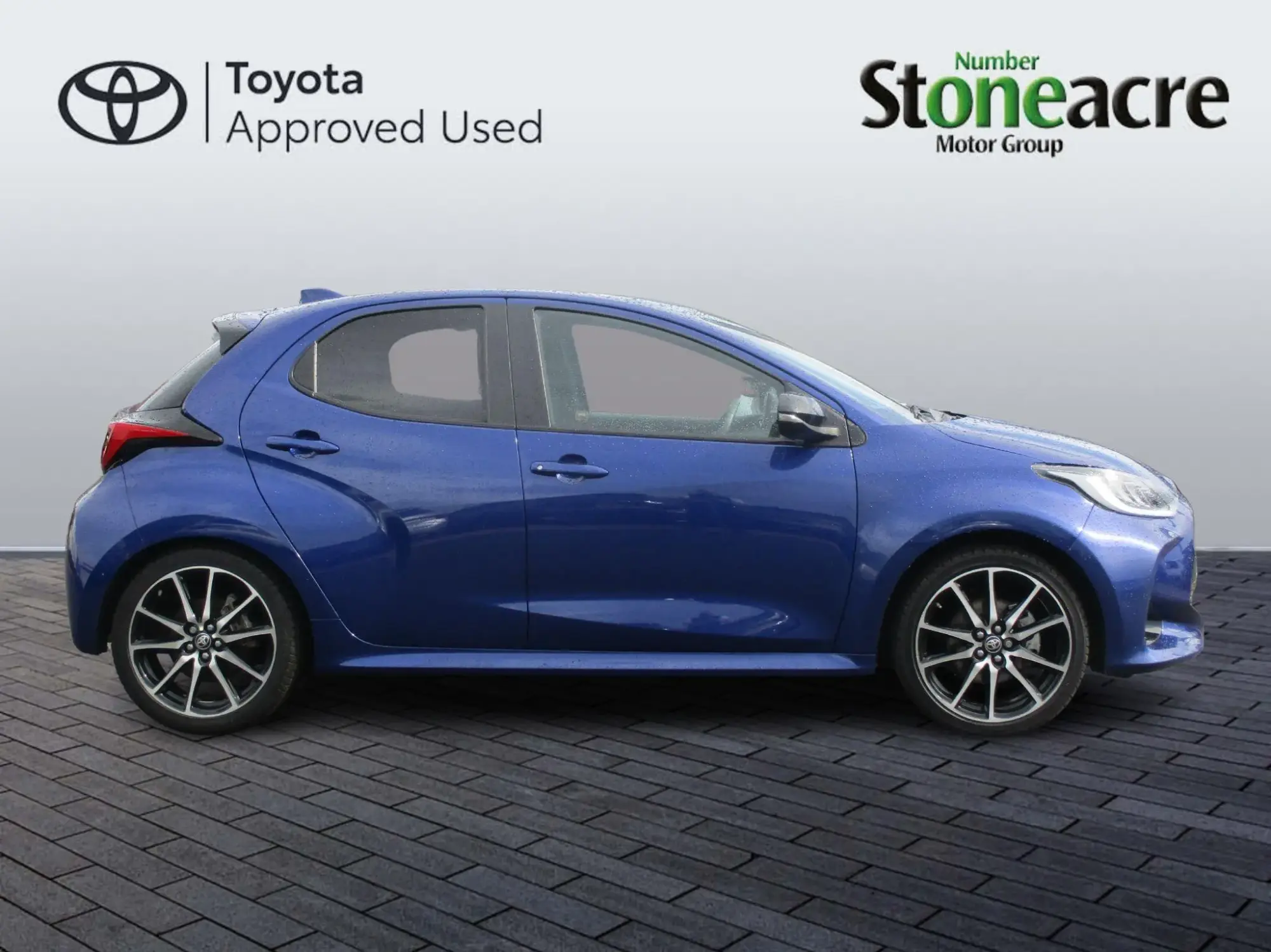 Toyota Yaris 1.5 Hybrid GR Sport 5dr CVT NL73LLM Image 2