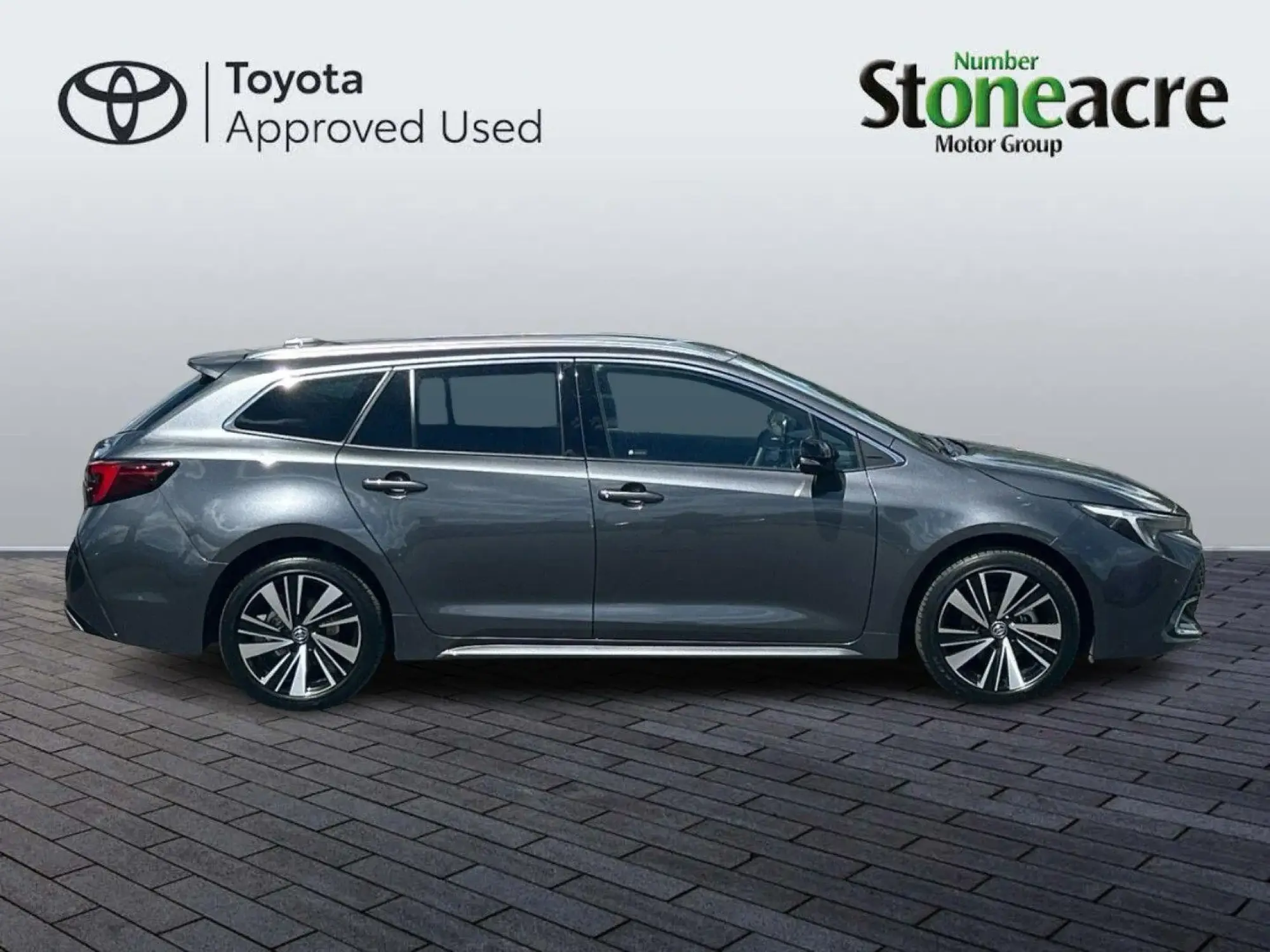 Toyota Corolla Touring Sports 1.8 VVT-h Design Touring Sports CVT Euro 6 (s/s) 5dr FH25NPK Image 2