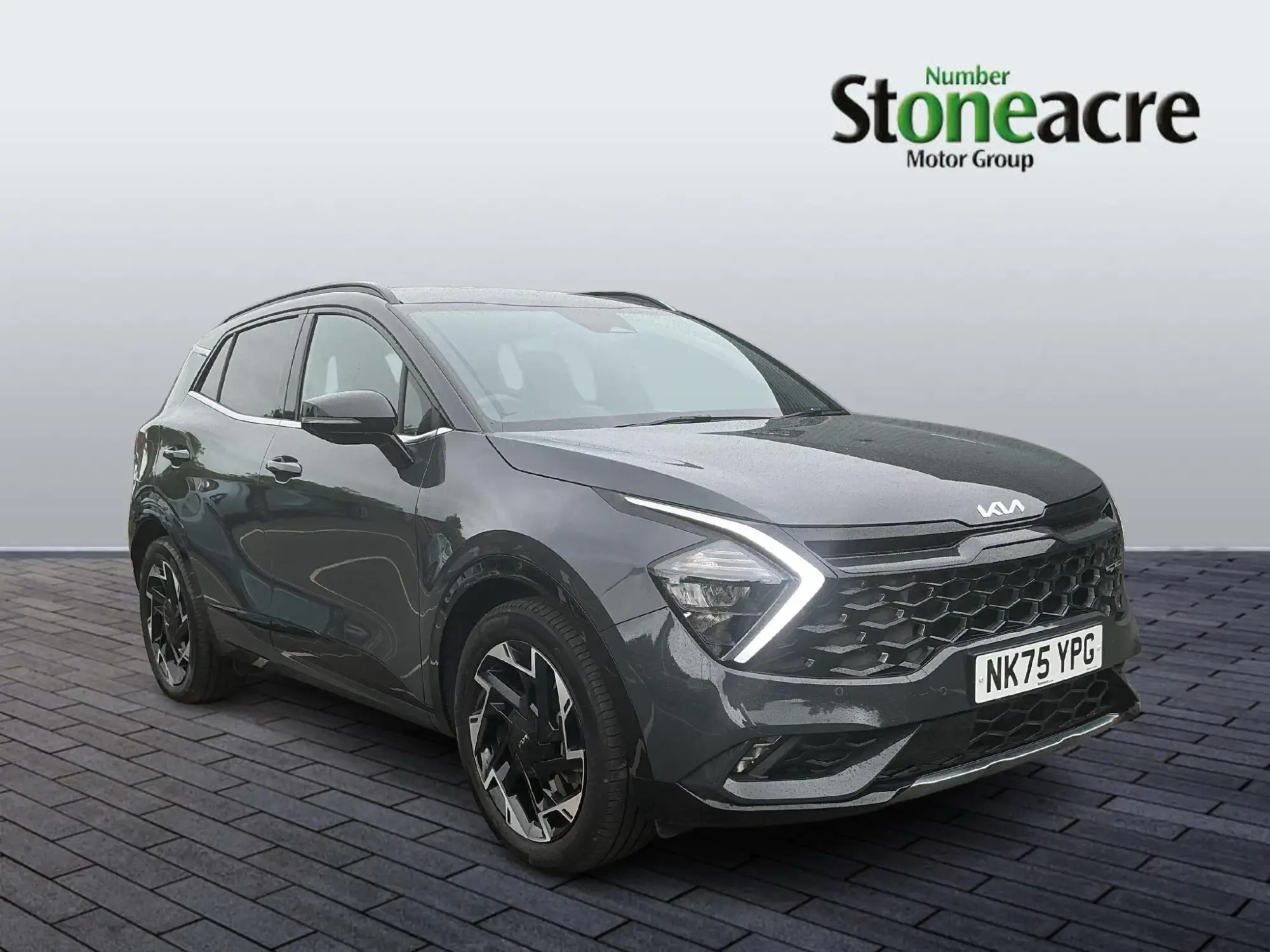 Kia Sportage Plug-In Hybrid 1.6 T-GDi 13.8kWh GT-Line Auto AWD Euro 6 (s/s) 5dr NK75YPG Image 1
