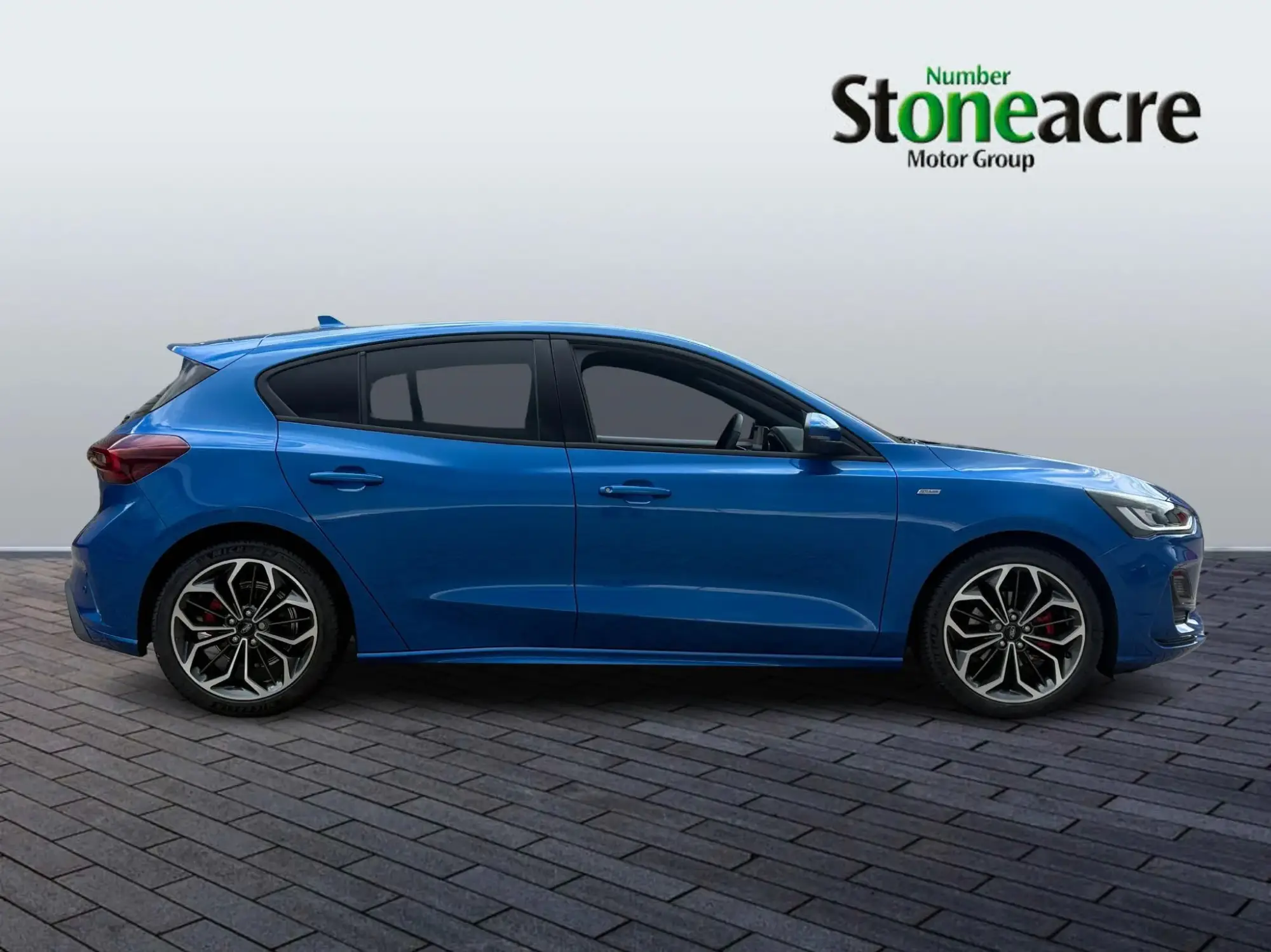 Ford Focus 1.0T EcoBoost MHEV ST-Line X Euro 6 (s/s) 5dr YP26UUK Image 2