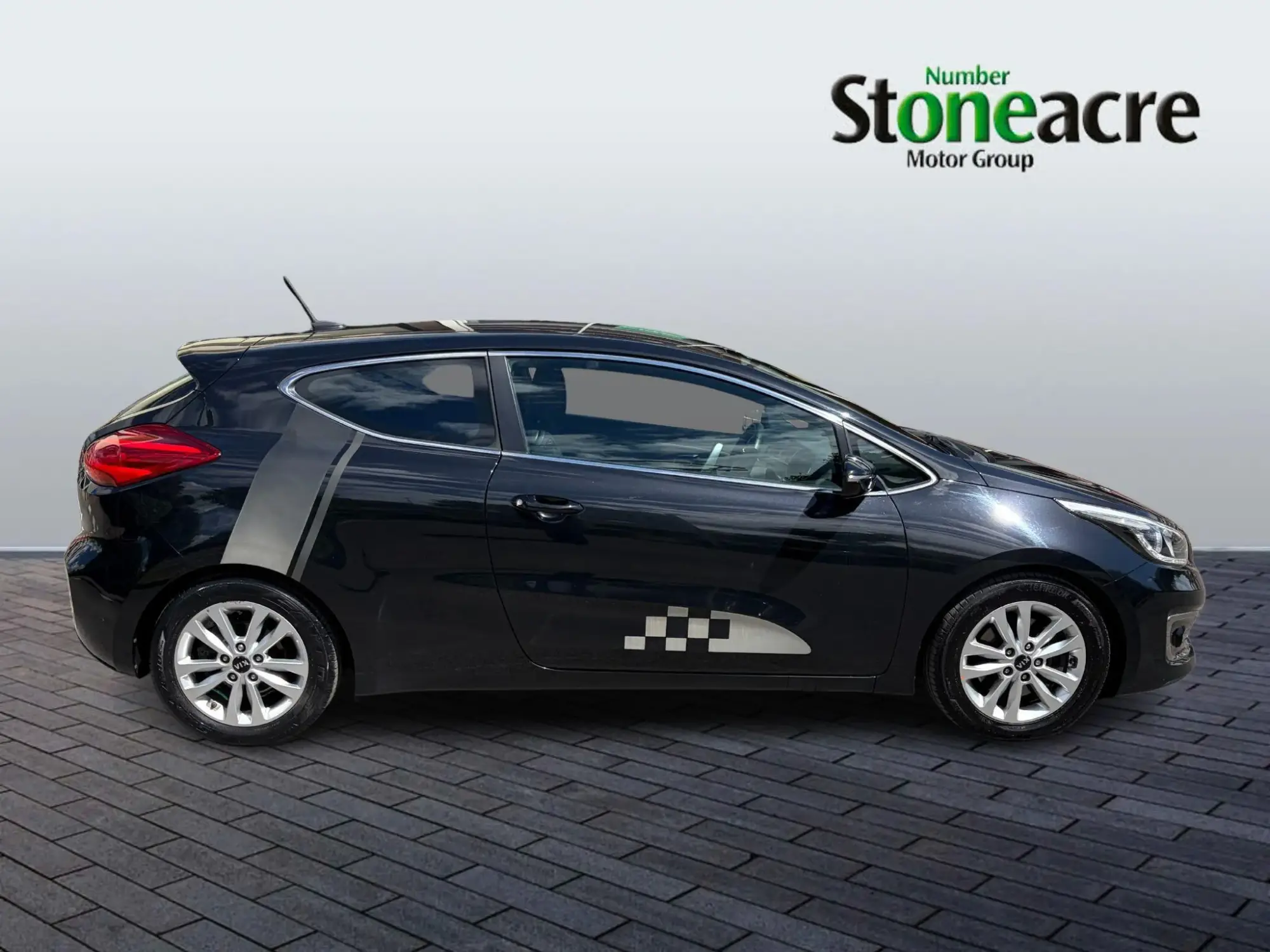 Kia ProCeed 1.6 CRDi 2 Euro 6 (s/s) 3dr DX16XPB Image 2