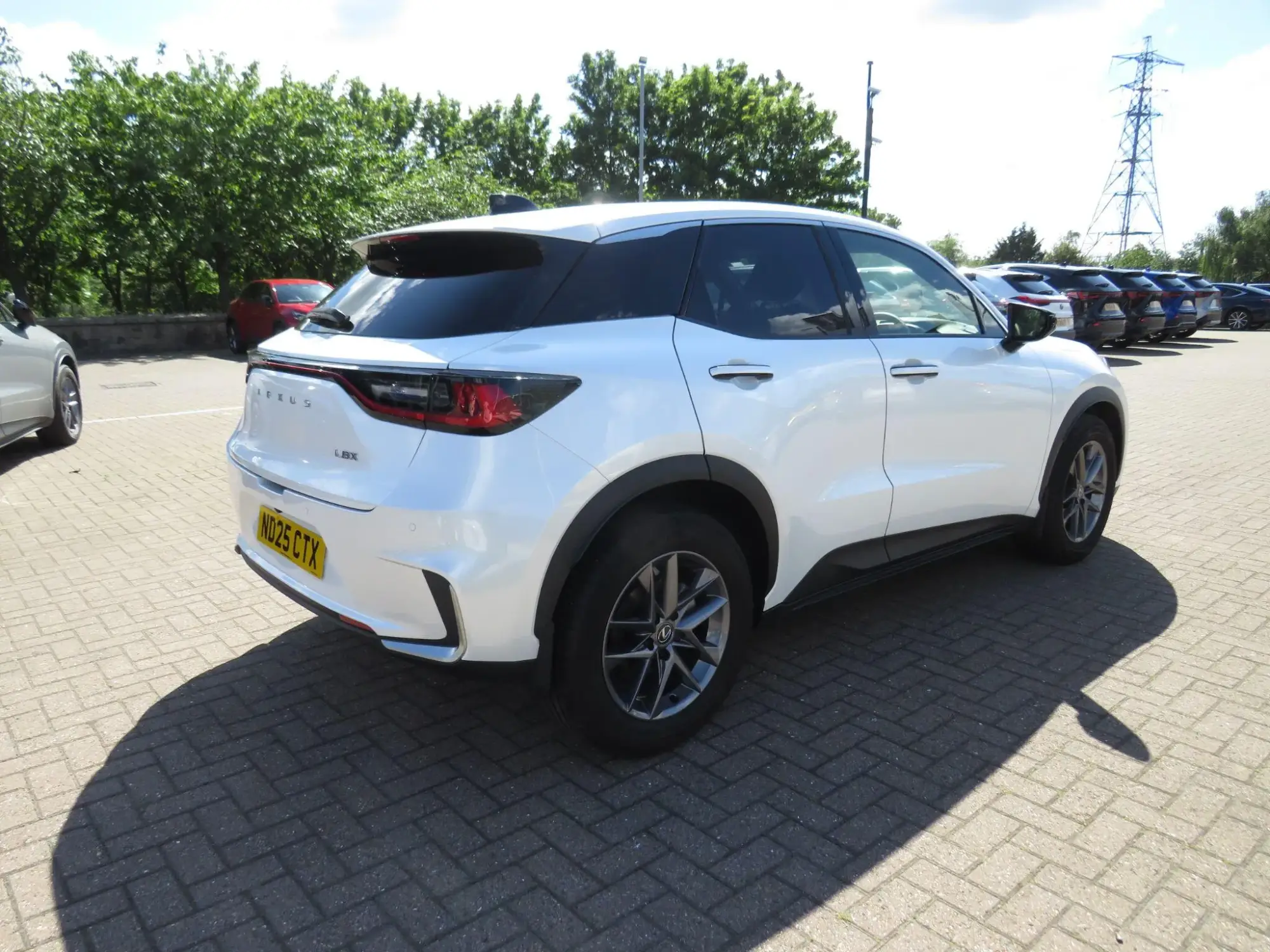 Lexus LBX 1.5 VVT-iE Premium E-CVT Euro 6 (s/s) 5dr ND25CTX Image 3