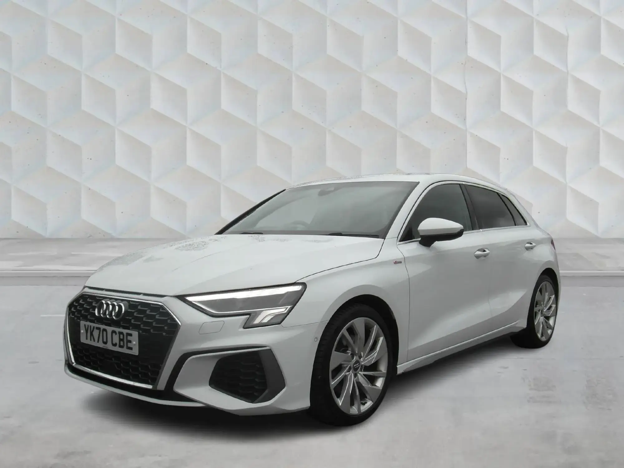 Audi A3 1.5 TFSI 35 S line Sportback S Tronic Euro 6 (s/s) 5dr YK70CBE Image 3