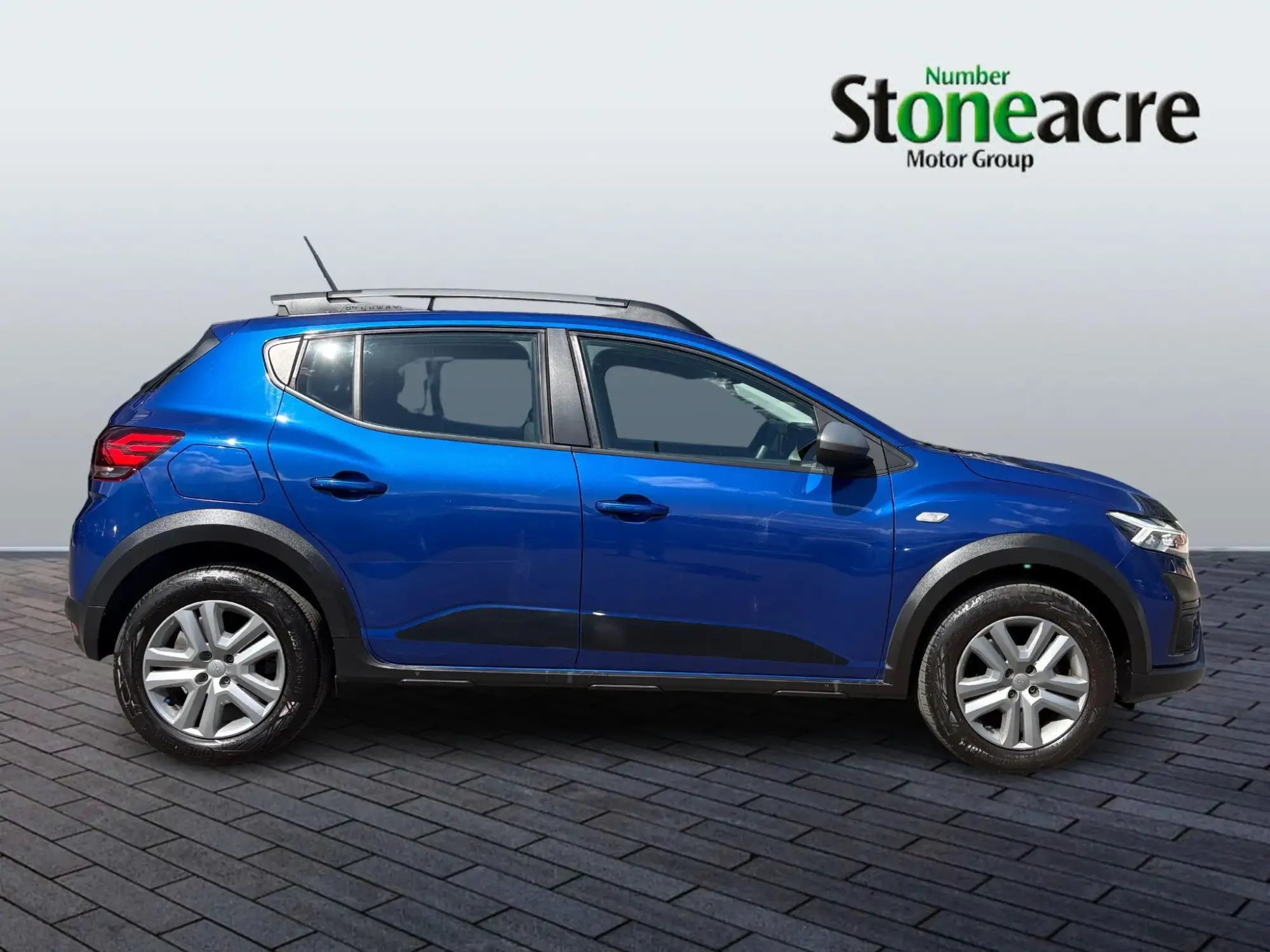 Dacia Sandero Stepway 1.0 TCe Expression CVT Euro 6 (s/s) 5dr EF23GGX Image 2