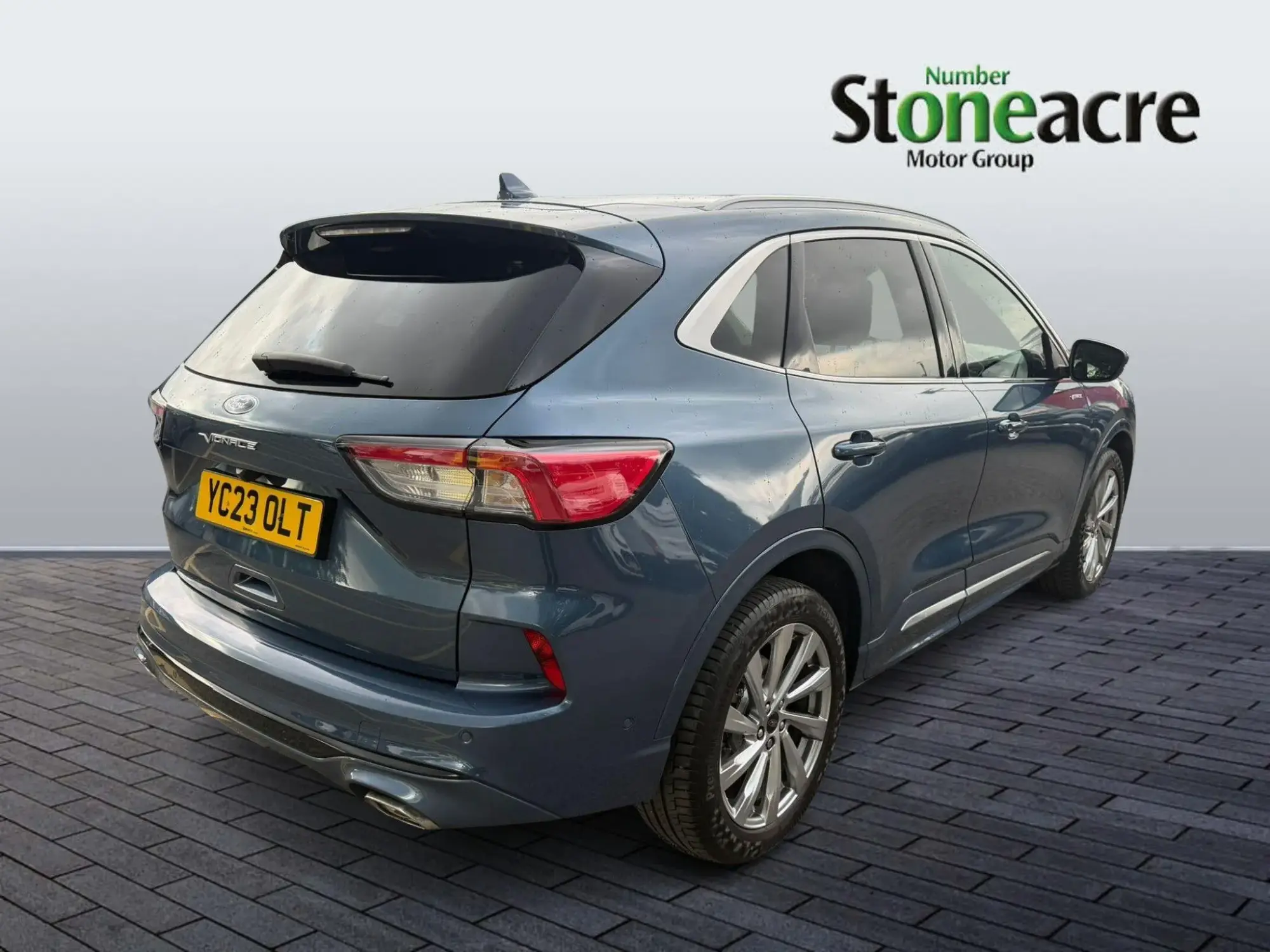 Ford Kuga Hybrid 2.5h Duratec Vignale CVT Euro 6 (s/s) 5dr YC23OLT Image 3