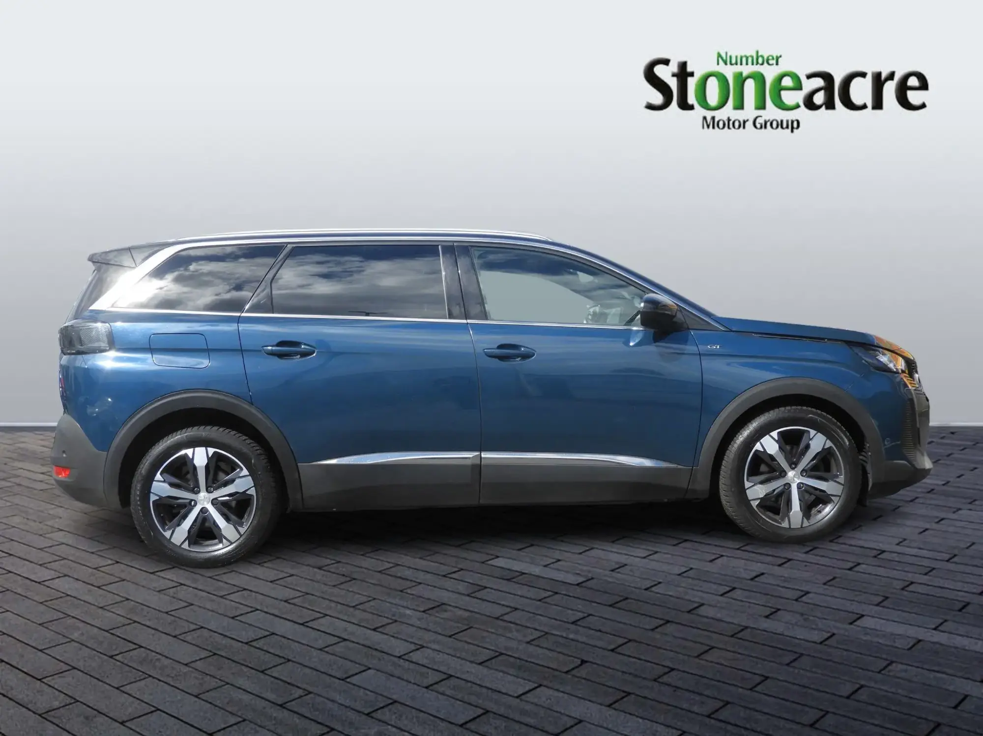 Peugeot 5008 Image 2