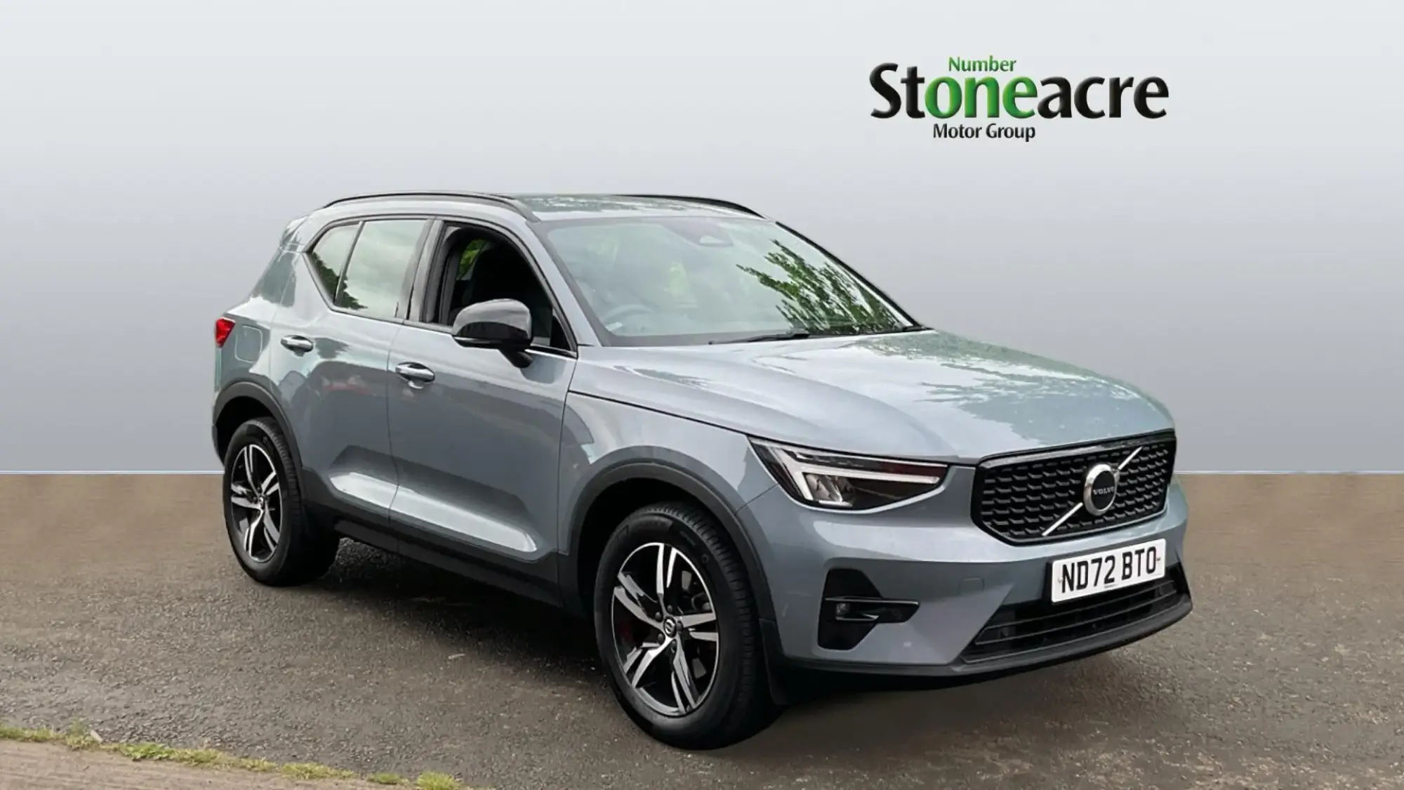 Volvo XC40 2.0 B4 MHEV Plus DCT Auto AWD Euro 6 (s/s) 5dr ND72BTO Image 1
