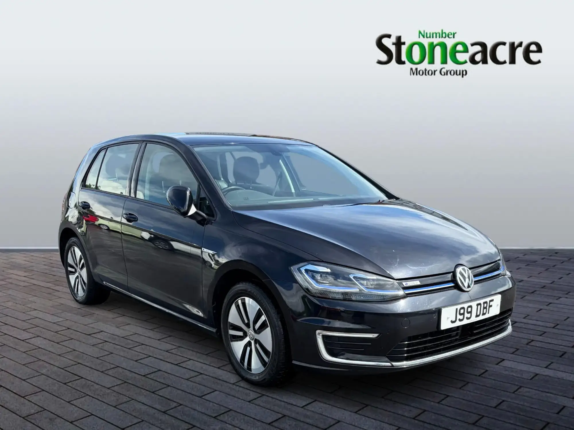 Volkswagen e-Golf 35.8kWh e-Golf Auto 5dr FG69SYY Image 1