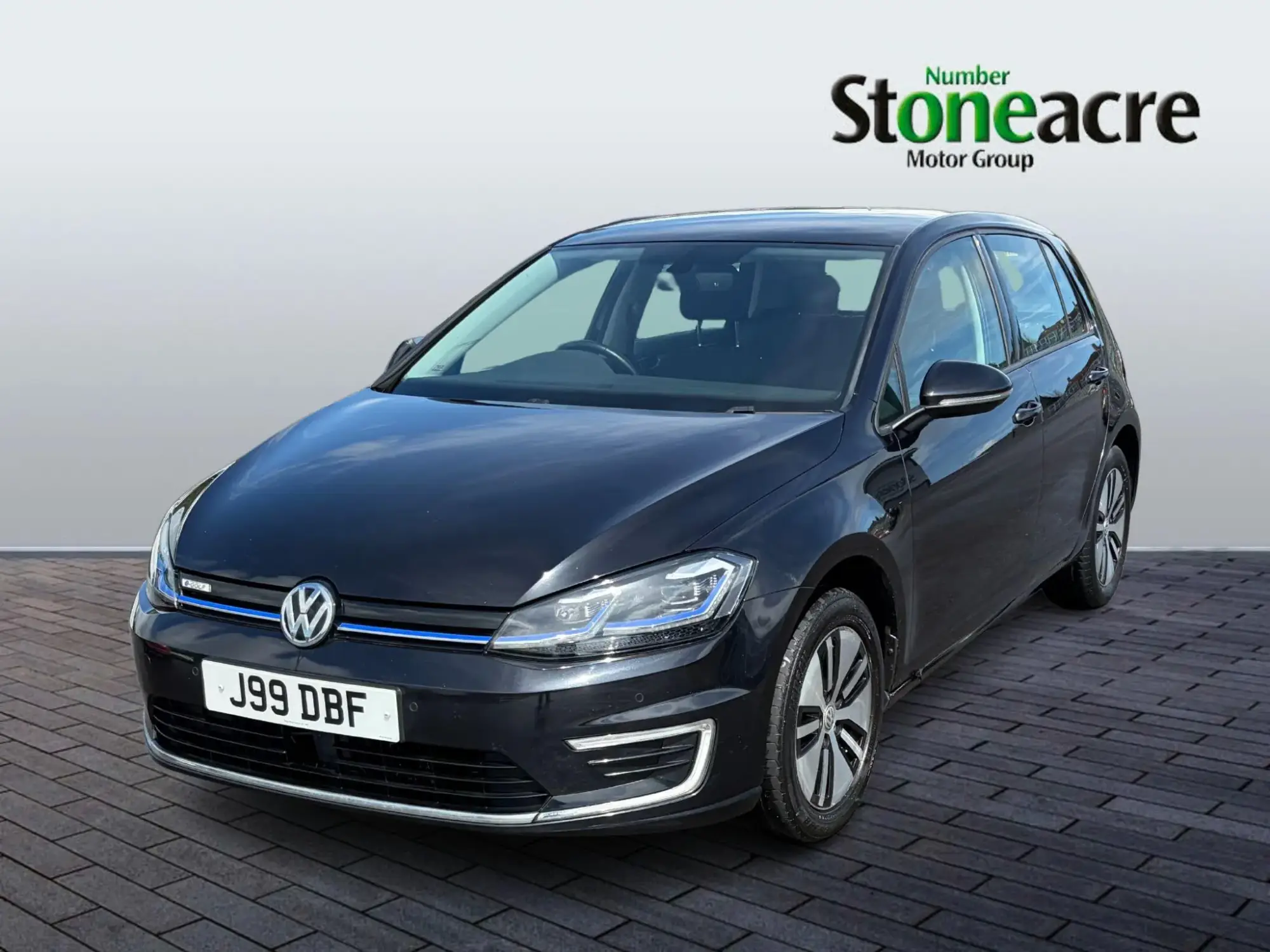 Volkswagen e-Golf 35.8kWh e-Golf Auto 5dr FG69SYY Image 3