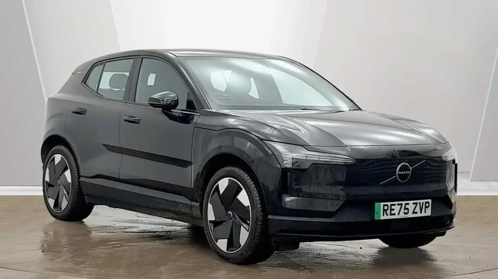 Volvo EX30 200kW SM Extended Range Plus 69kWh 5dr Auto RE75ZVP Image 1