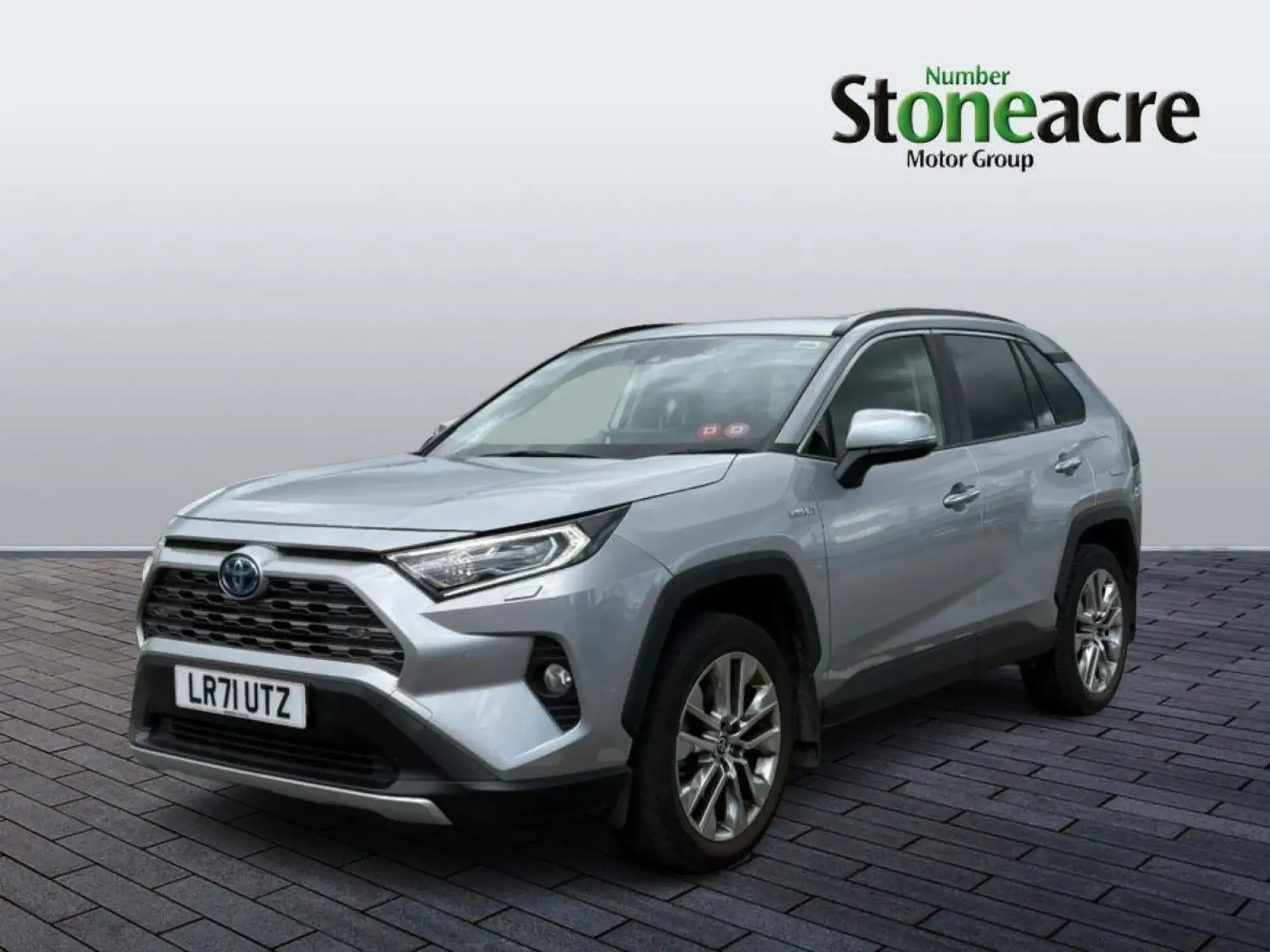Toyota RAV4 2.5 VVT-h Excel CVT Euro 6 (s/s) 5dr LR71UTZ Image 3