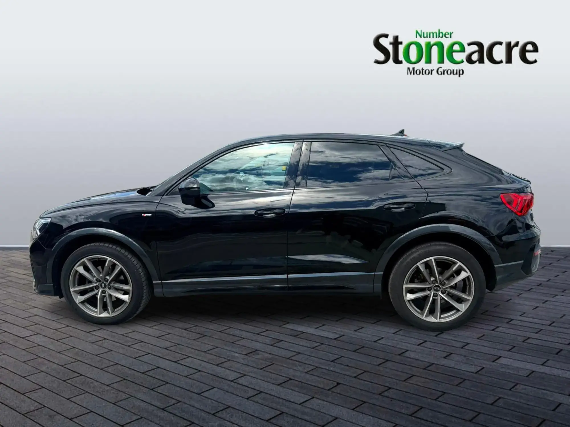 Audi Q3 Image 8