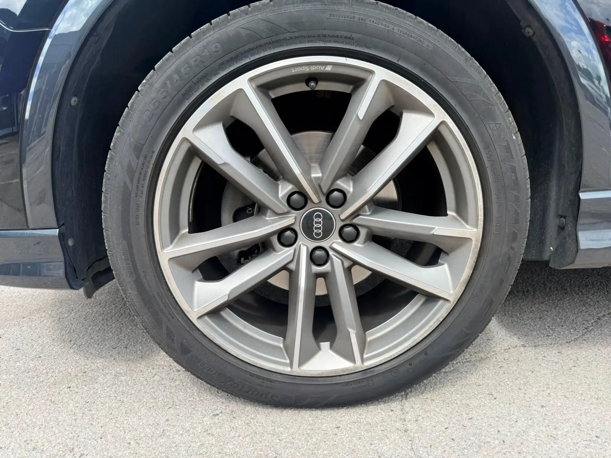 Audi Q3 Image 9