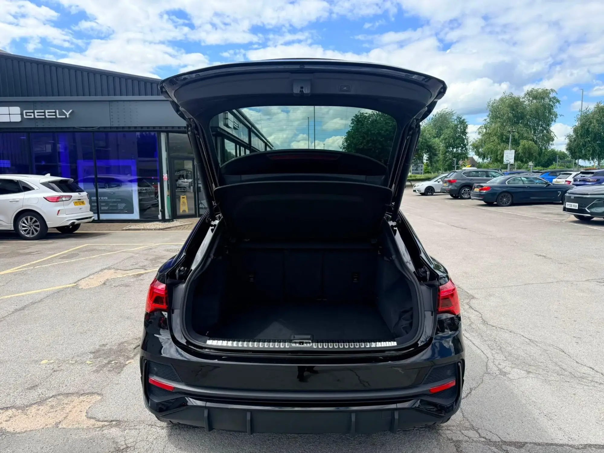 Audi Q3 Image 10