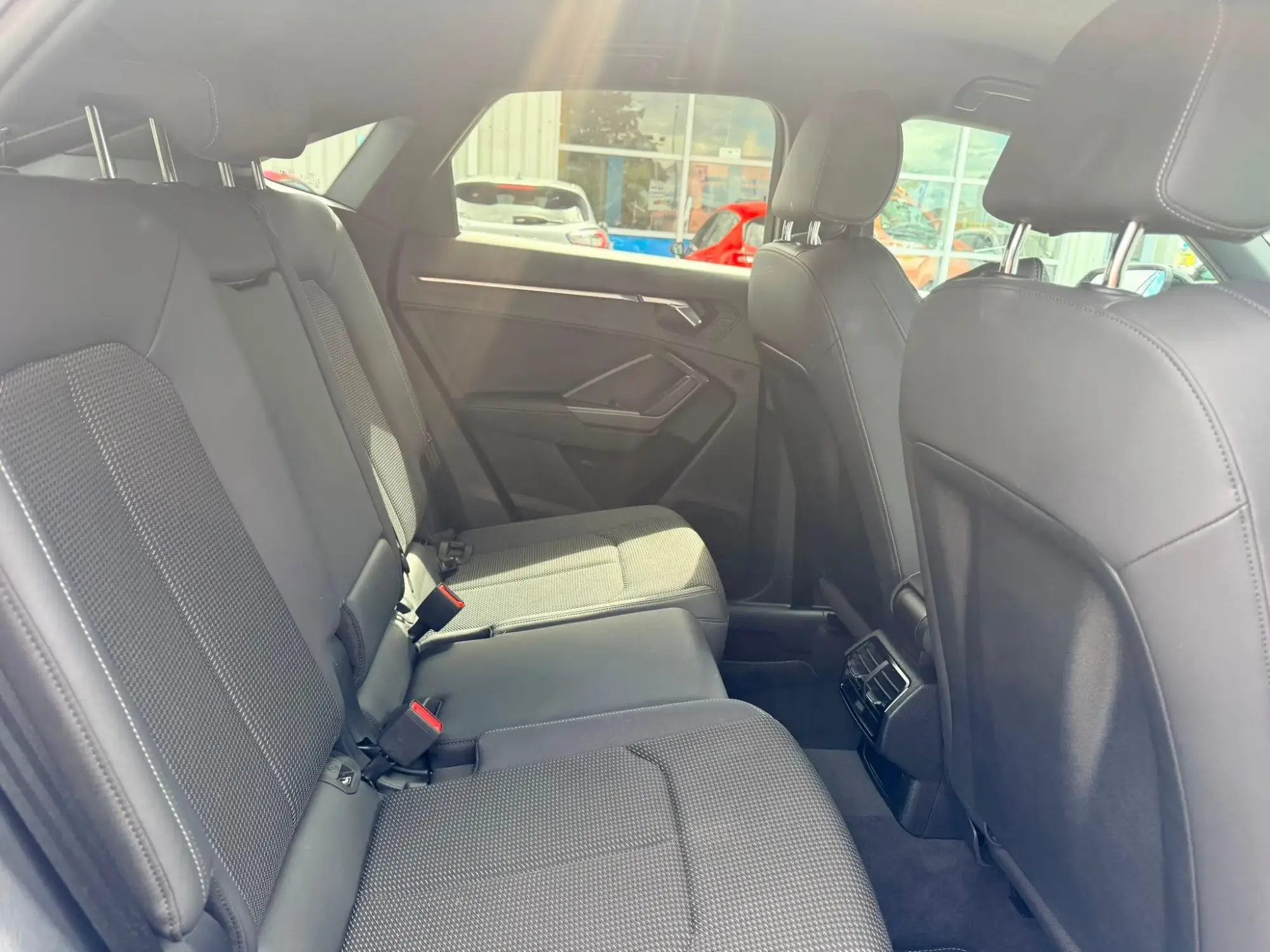 Audi Q3 Image 12
