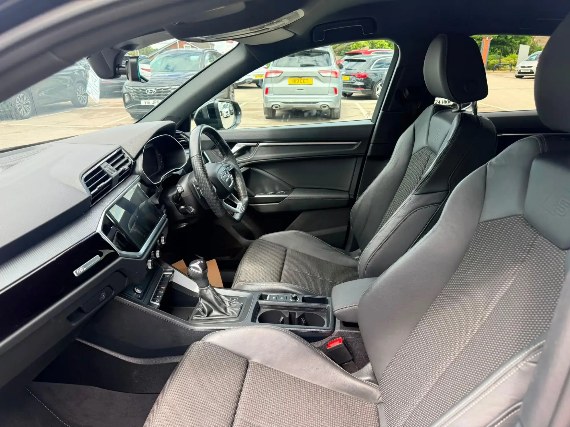 Audi Q3 Image 16