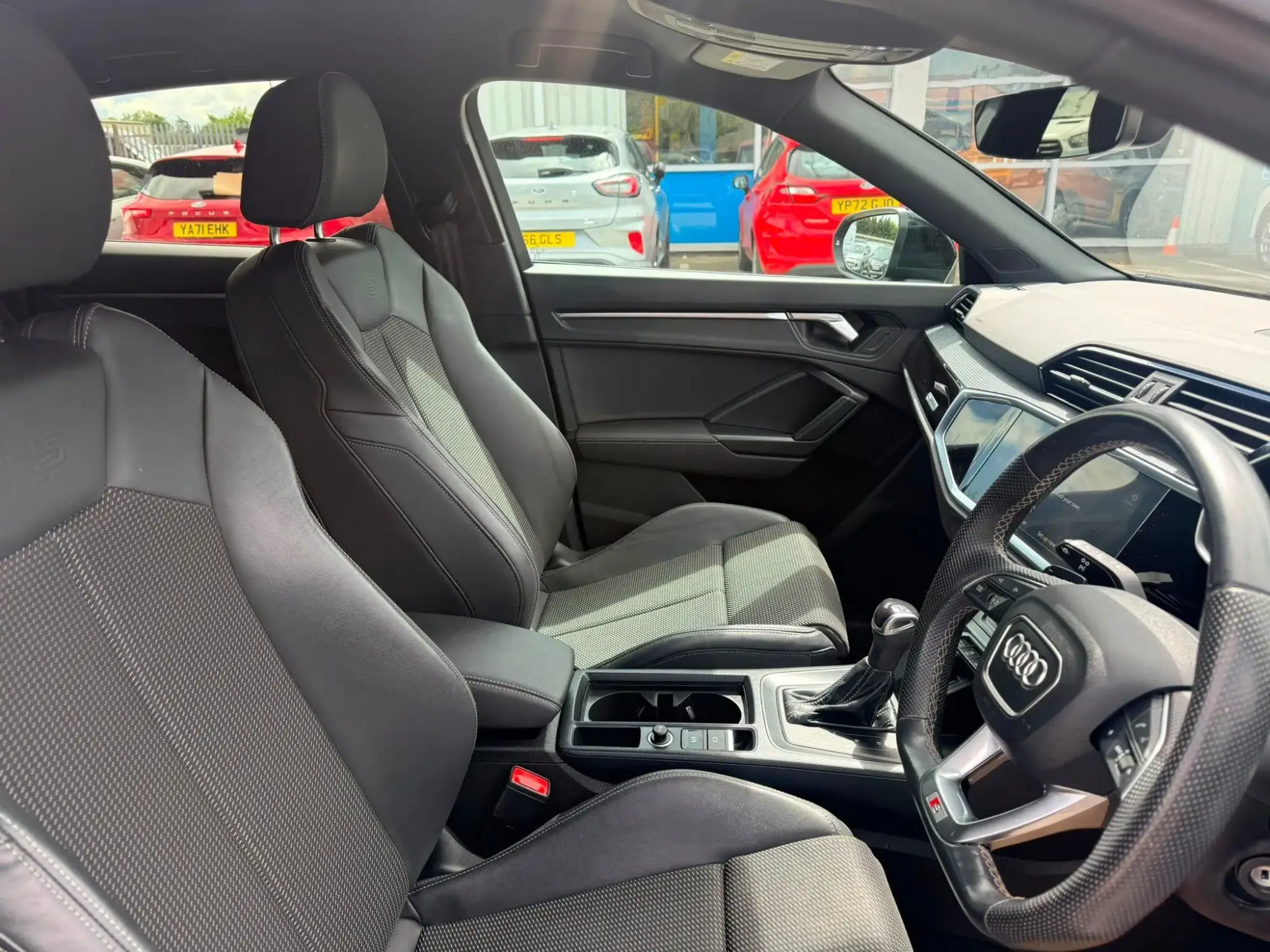 Audi Q3 Image 17